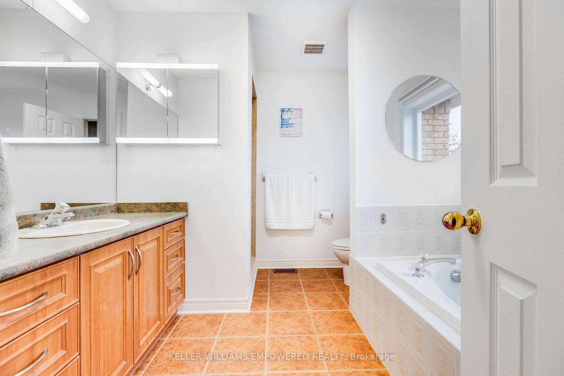 Photo 26 of 134 Queen Isabella Crescent, Vaughan, Vellore Village — HOMEH