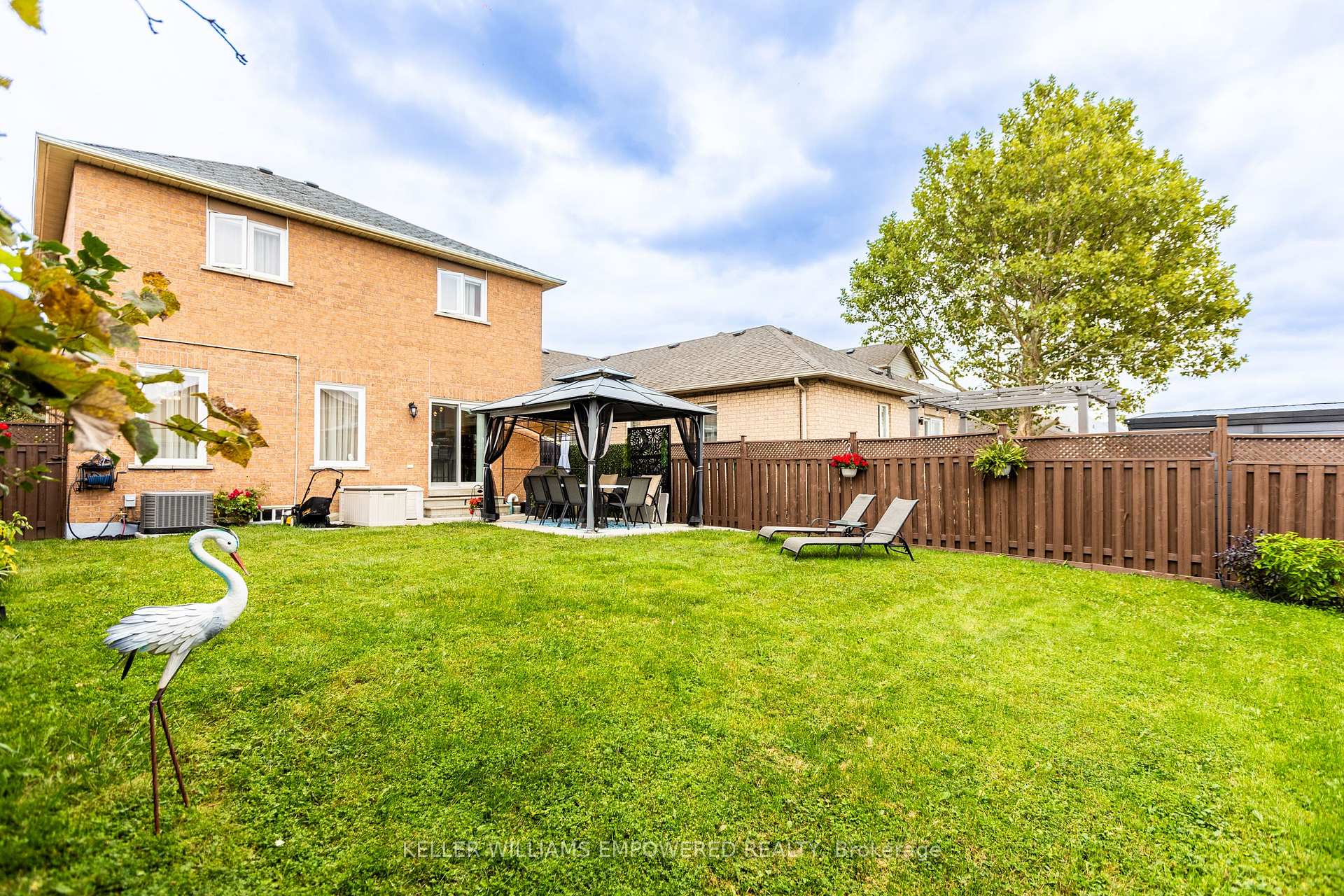Photo 37 of 134 Queen Isabella Crescent, Vaughan, Vellore Village — HOMEH
