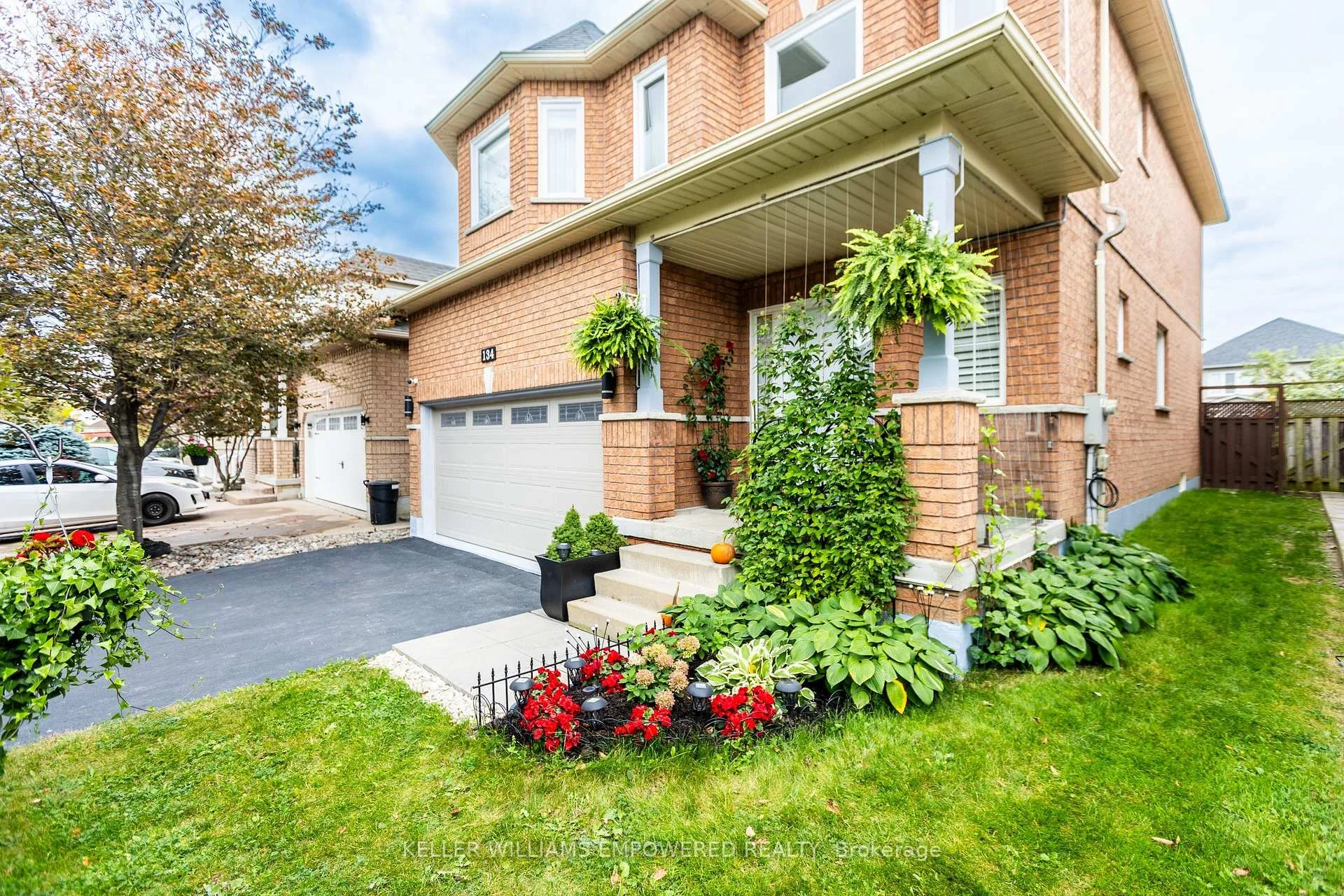 Photo 4 of 134 Queen Isabella Crescent, Vaughan, Vellore Village — HOMEH
