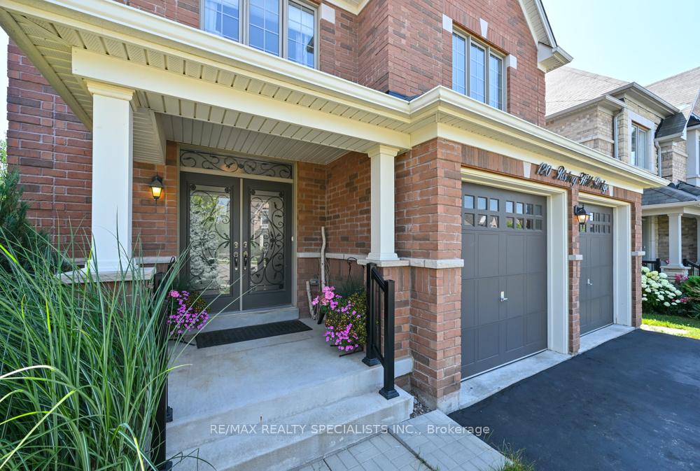 Photo 3 of 120 Rising Hill Ridge, Brampton, Bram West — HOMEH
