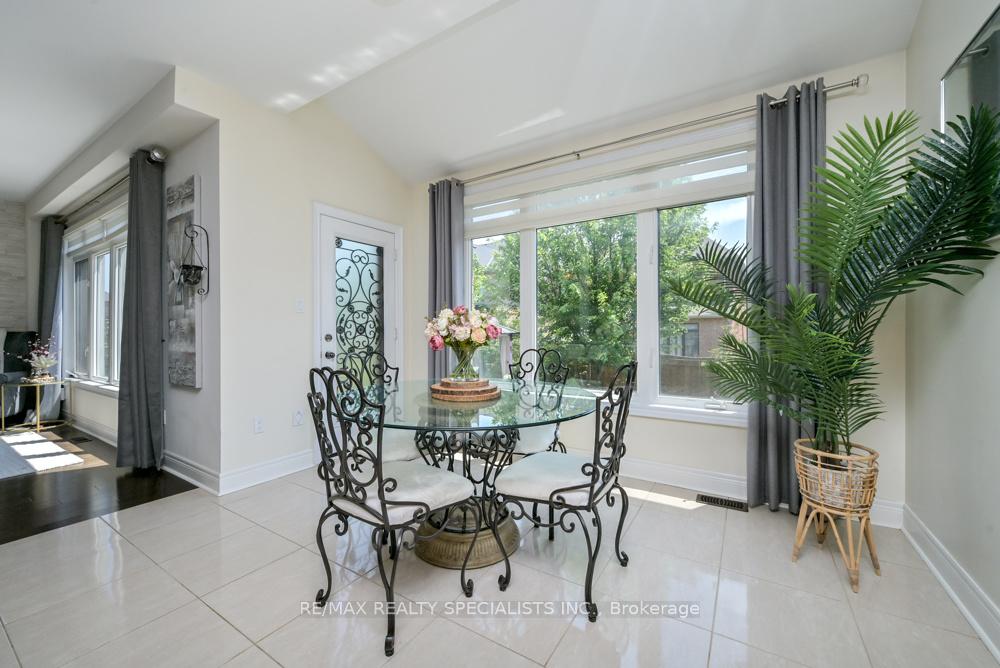 Photo 9 of 120 Rising Hill Ridge, Brampton, Bram West — HOMEH