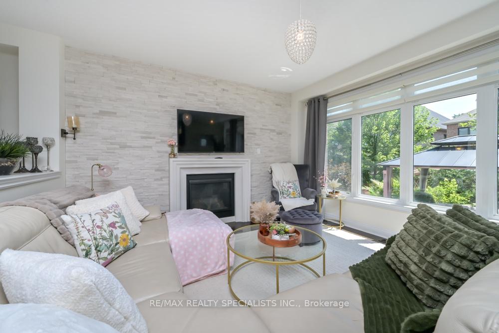 Photo 14 of 120 Rising Hill Ridge, Brampton, Bram West — HOMEH