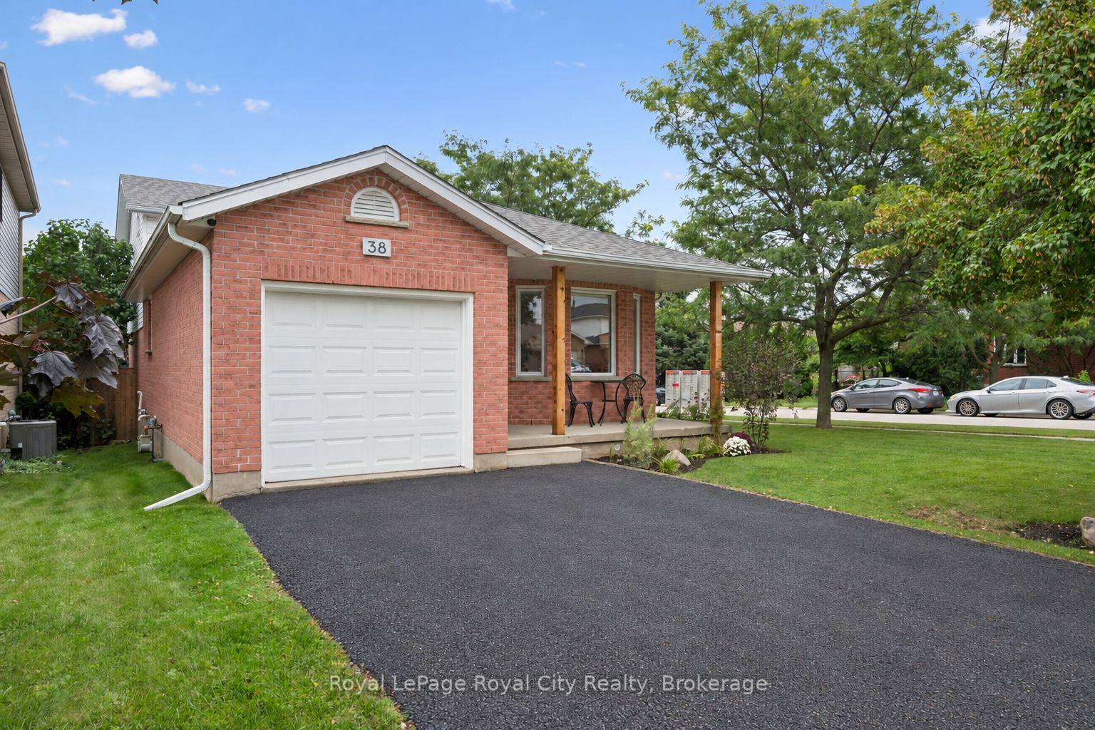 Photo 2 of 38 Borland Drive, Guelph, Clairfields/Hanlon Business Park — HOMEH