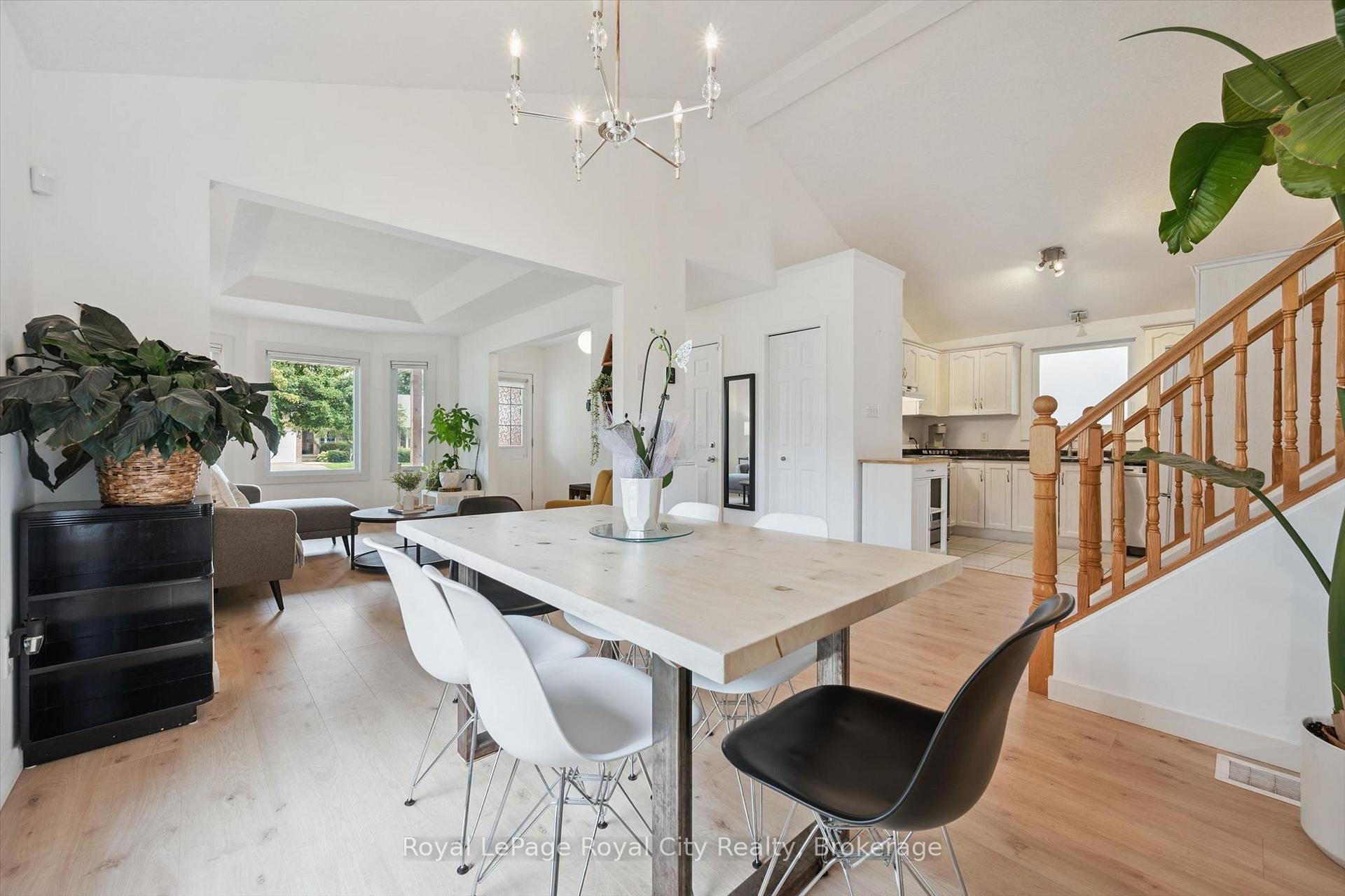 Photo 10 of 38 Borland Drive, Guelph, Clairfields/Hanlon Business Park — HOMEH
