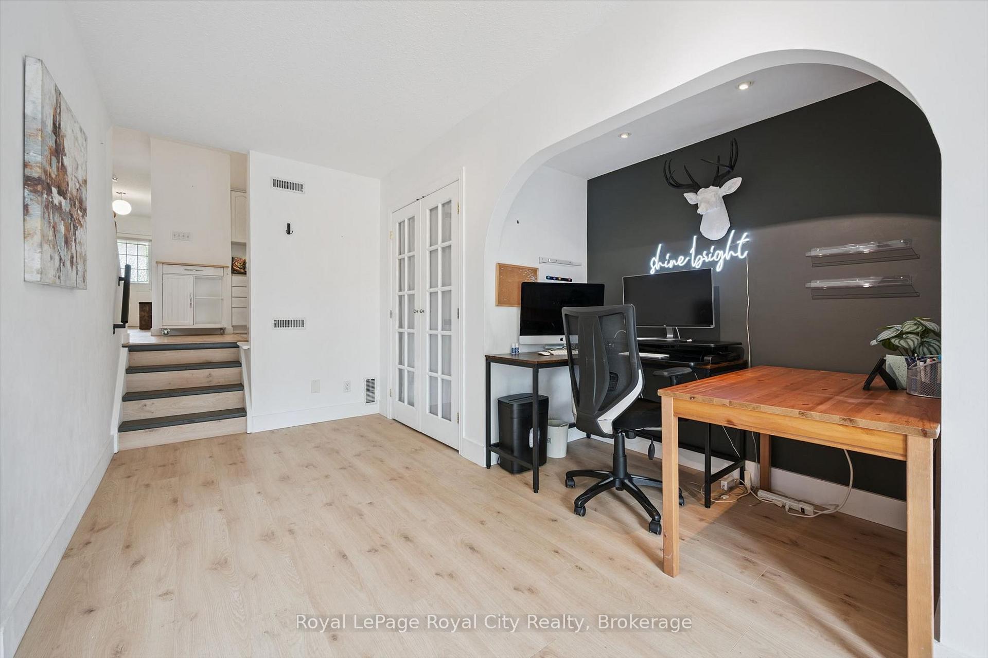 Photo 14 of 38 Borland Drive, Guelph, Clairfields/Hanlon Business Park — HOMEH