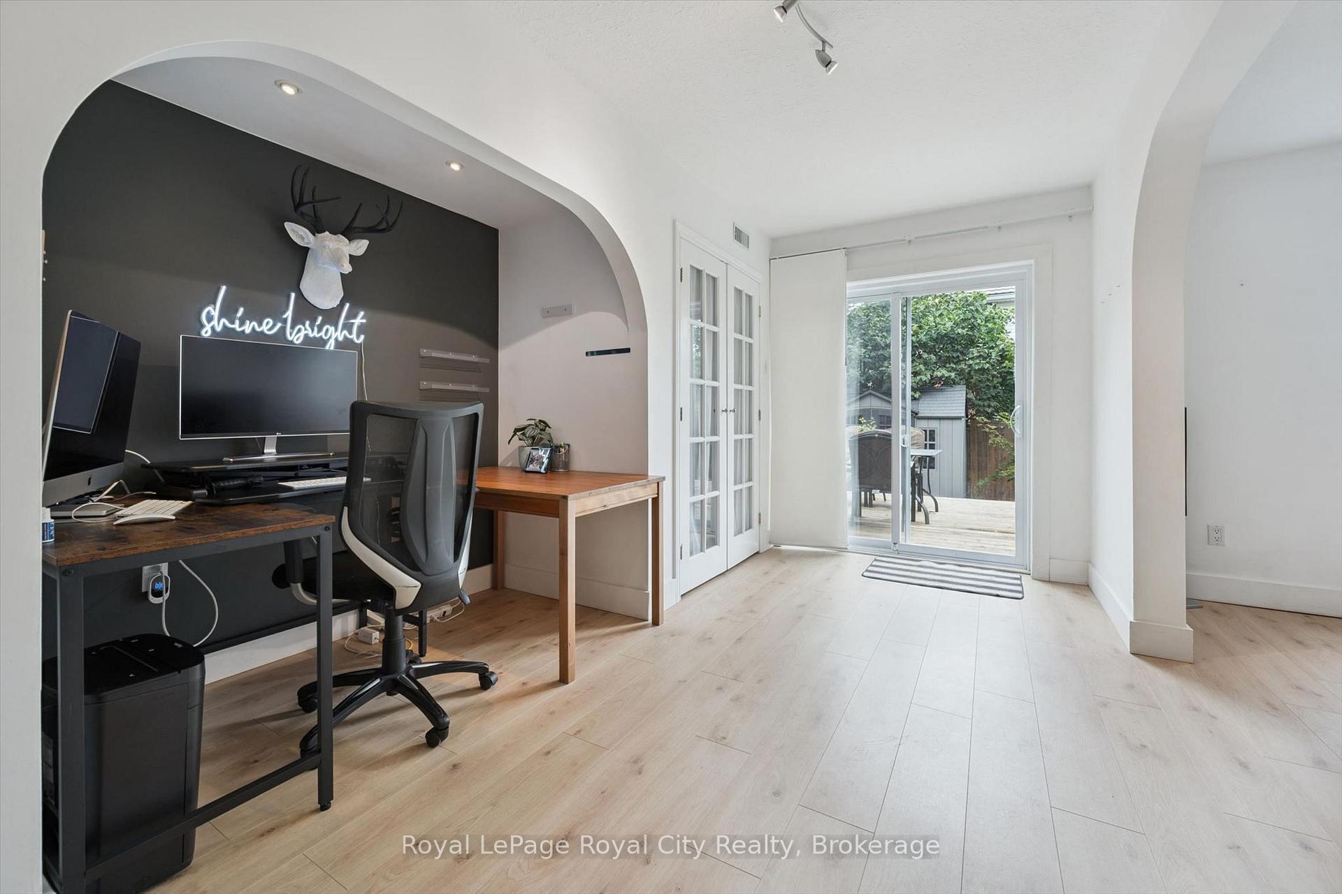 Photo 15 of 38 Borland Drive, Guelph, Clairfields/Hanlon Business Park — HOMEH
