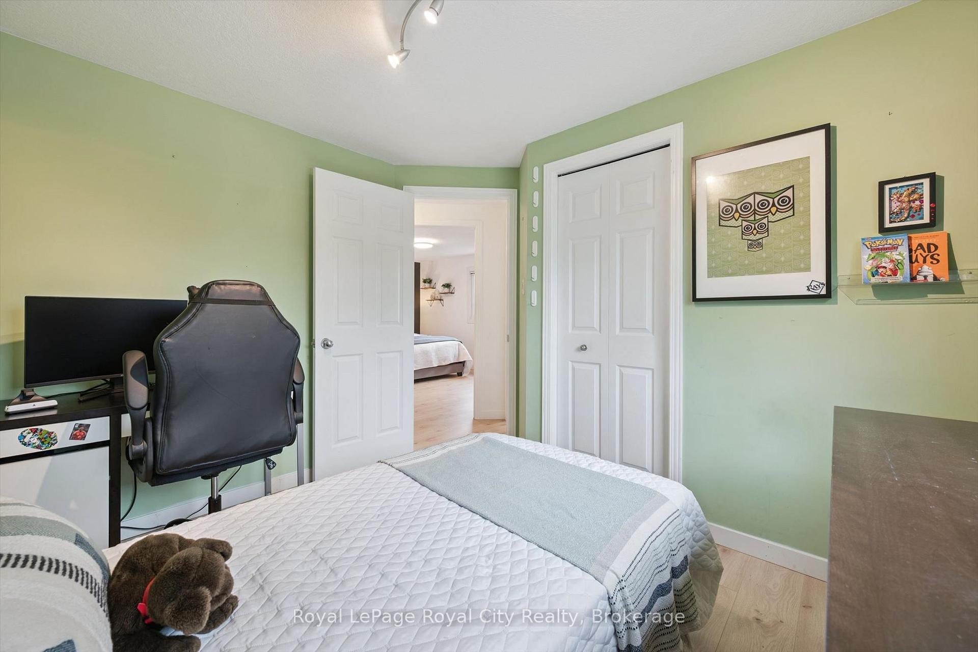 Photo 24 of 38 Borland Drive, Guelph, Clairfields/Hanlon Business Park — HOMEH