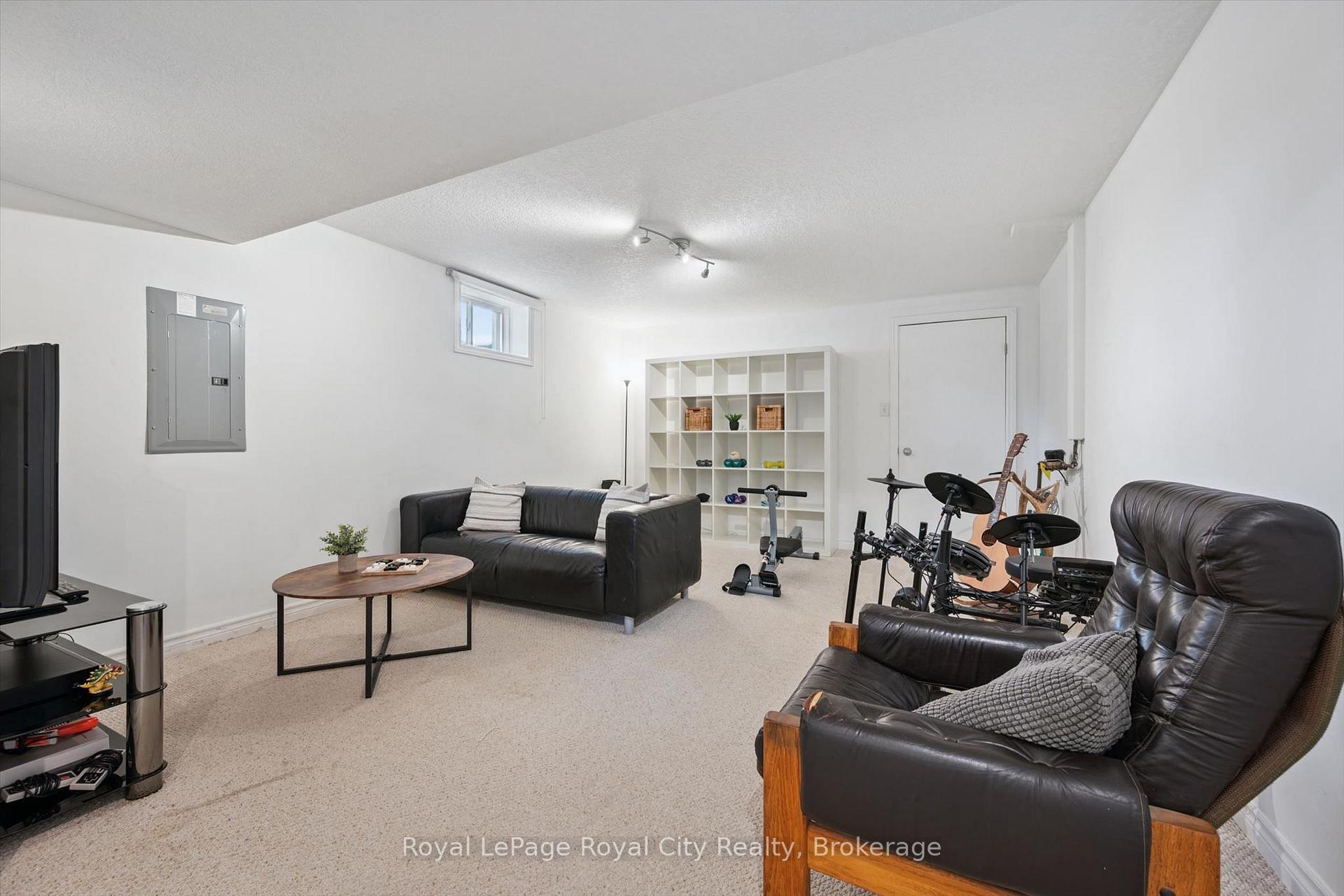 Photo 28 of 38 Borland Drive, Guelph, Clairfields/Hanlon Business Park — HOMEH