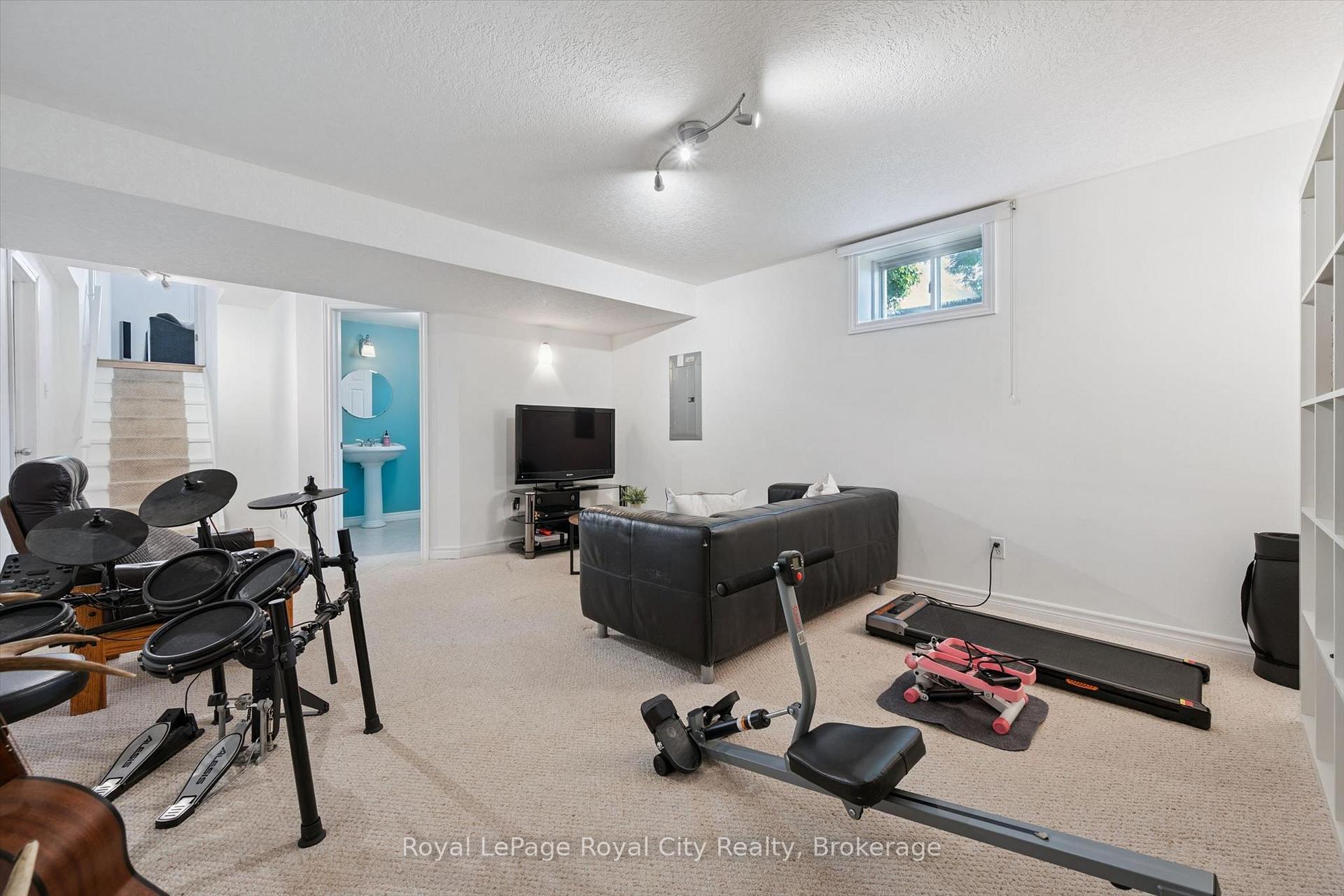 Photo 30 of 38 Borland Drive, Guelph, Clairfields/Hanlon Business Park — HOMEH