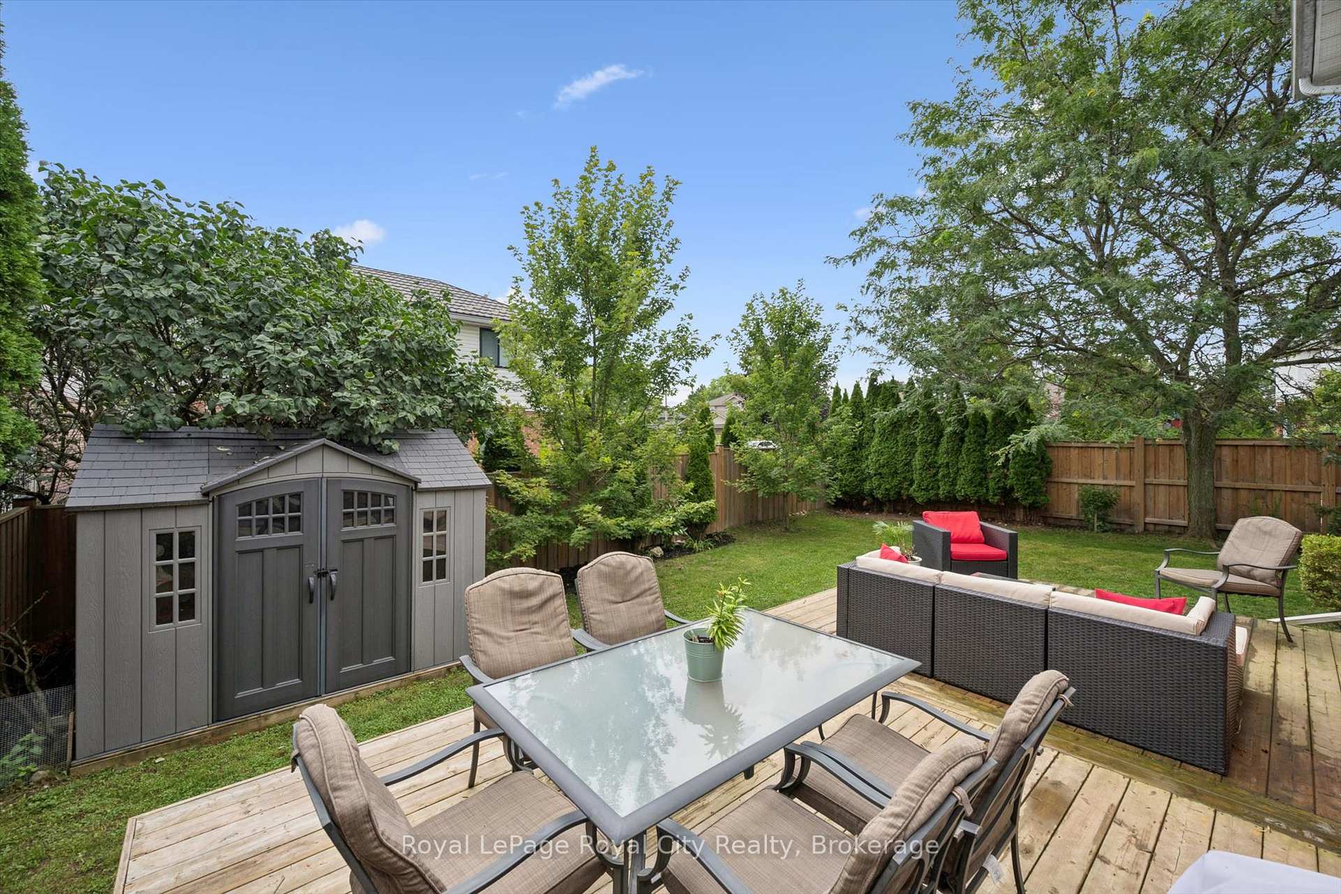 Photo 33 of 38 Borland Drive, Guelph, Clairfields/Hanlon Business Park — HOMEH