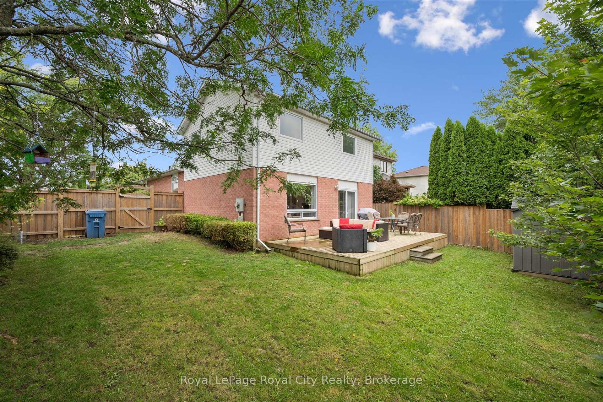 Photo 35 of 38 Borland Drive, Guelph, Clairfields/Hanlon Business Park — HOMEH