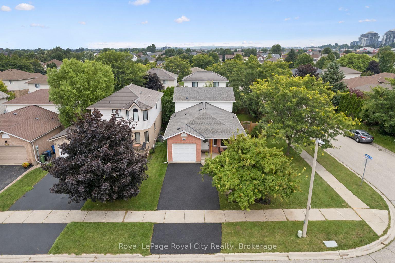 Photo 37 of 38 Borland Drive, Guelph, Clairfields/Hanlon Business Park — HOMEH