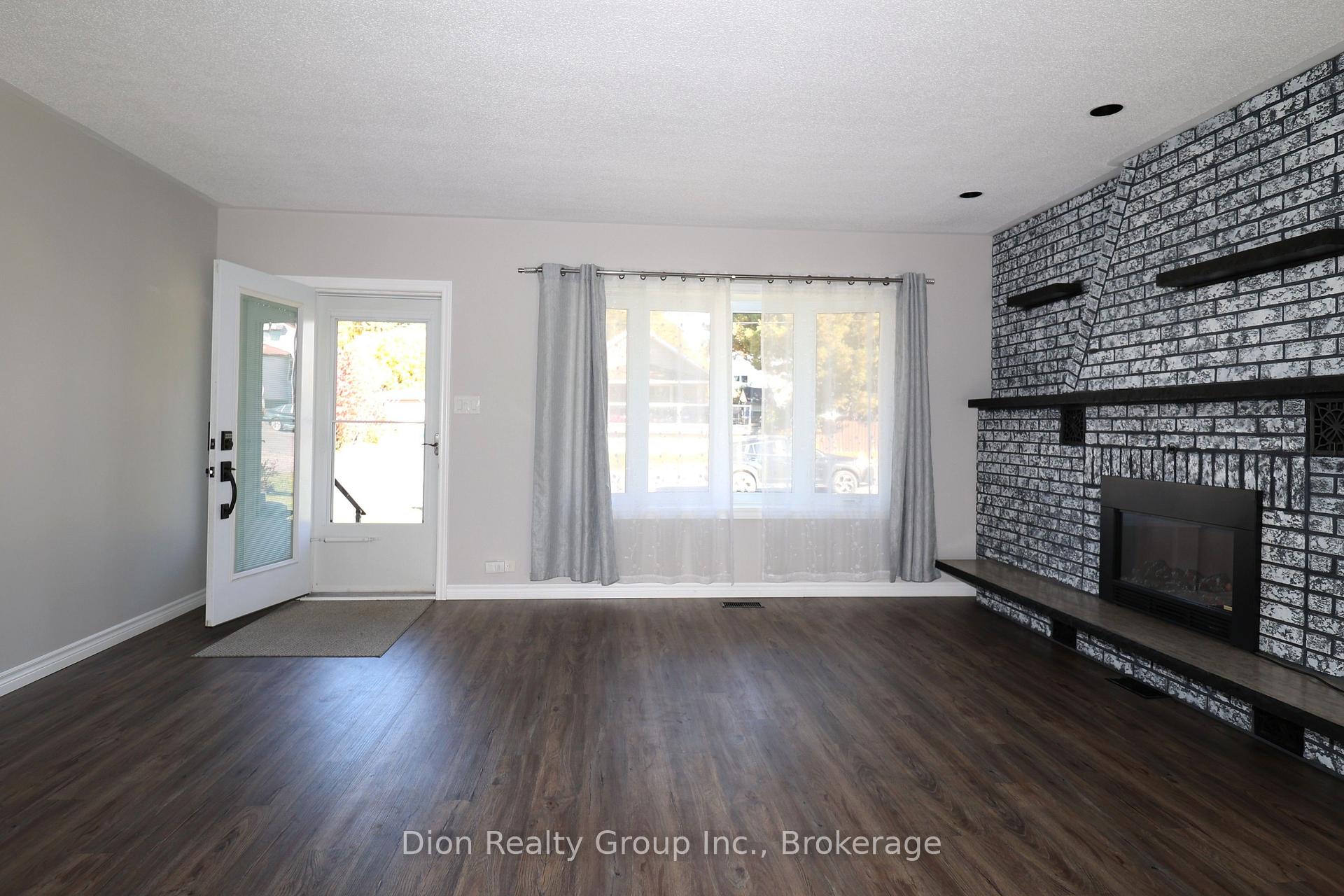 Photo 2 of 21 Federal Street, Kirkland Lake — HOMEH