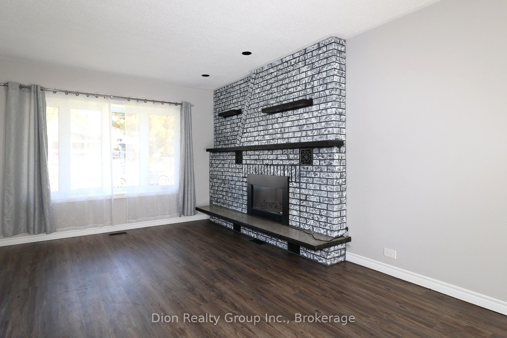 Photo 3 of 21 Federal Street, Kirkland Lake — HOMEH