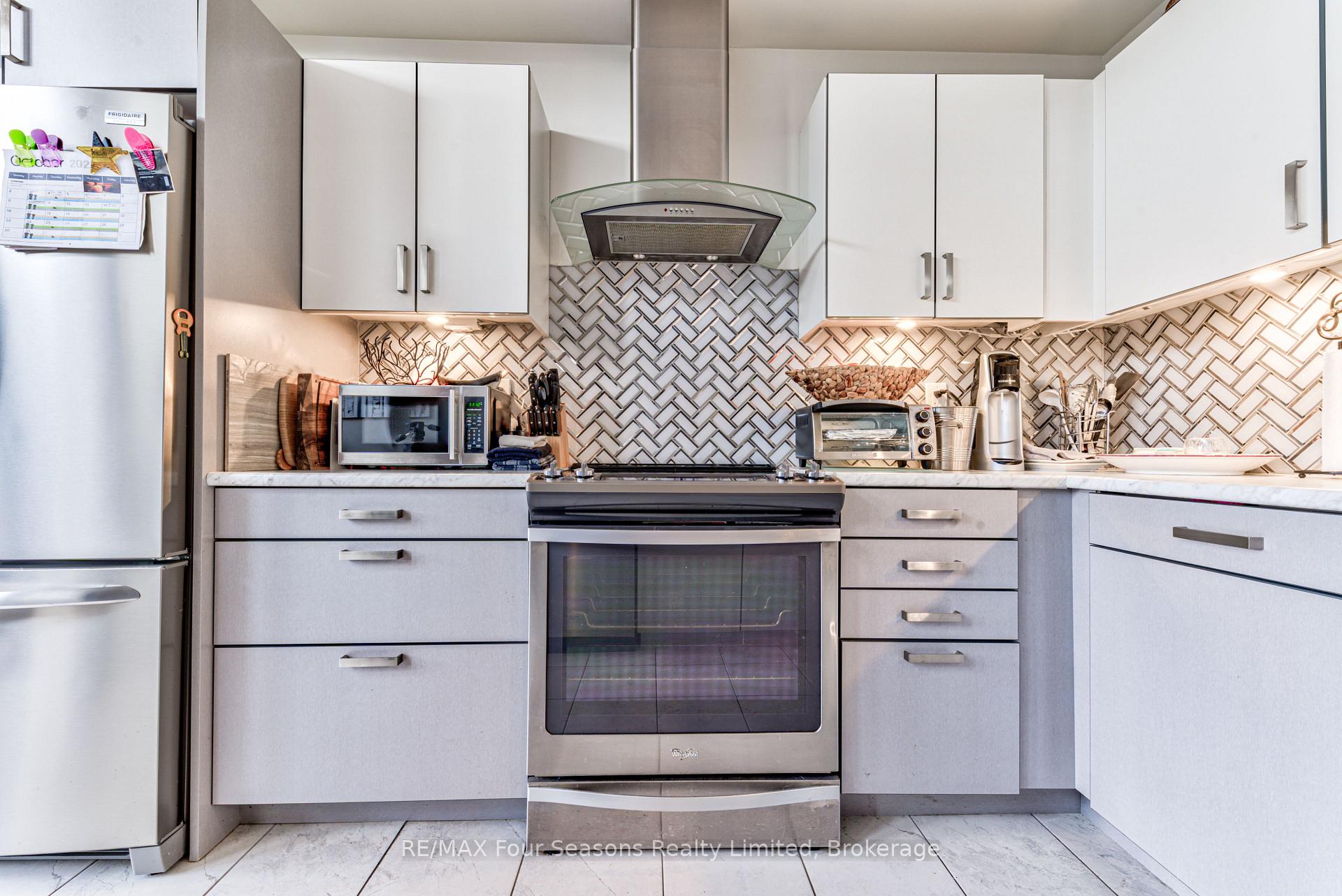 Photo 17 of 34 Lett Avenue, Collingwood — HOMEH