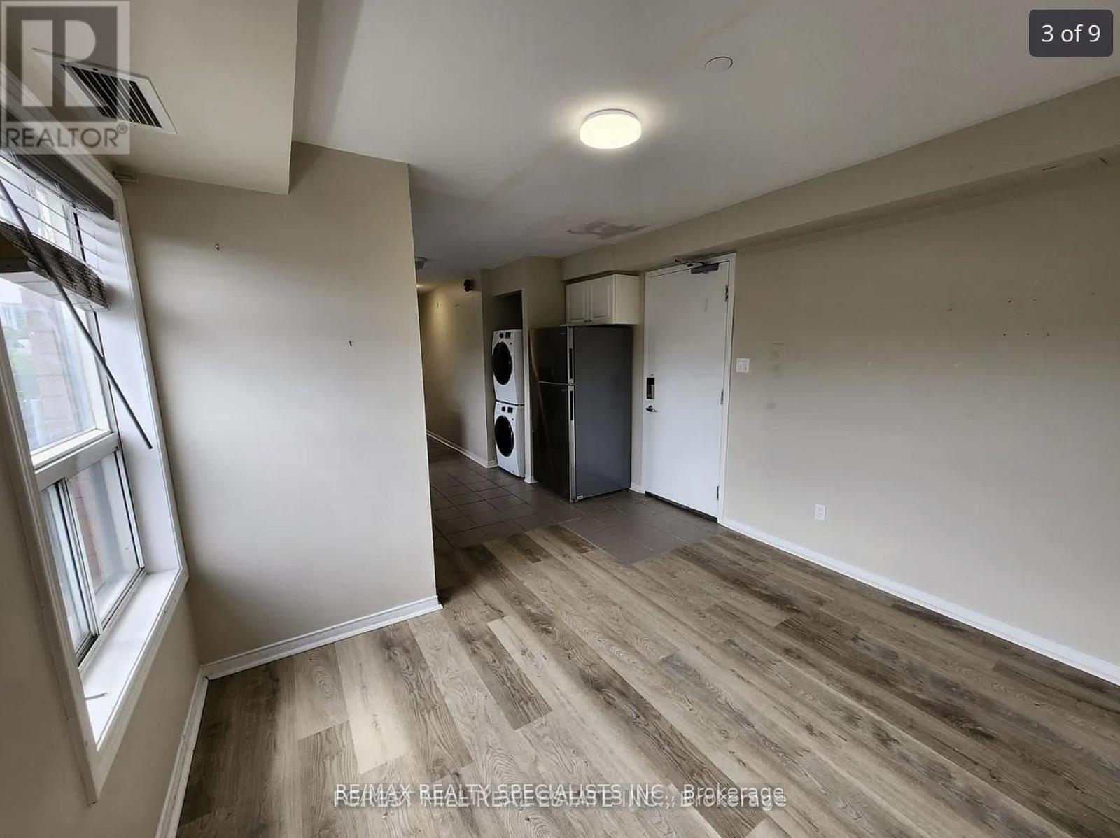 Photo 5 of Unit 401, 826 Bloor Street, Toronto, Palmerston-Little Italy — HOMEH
