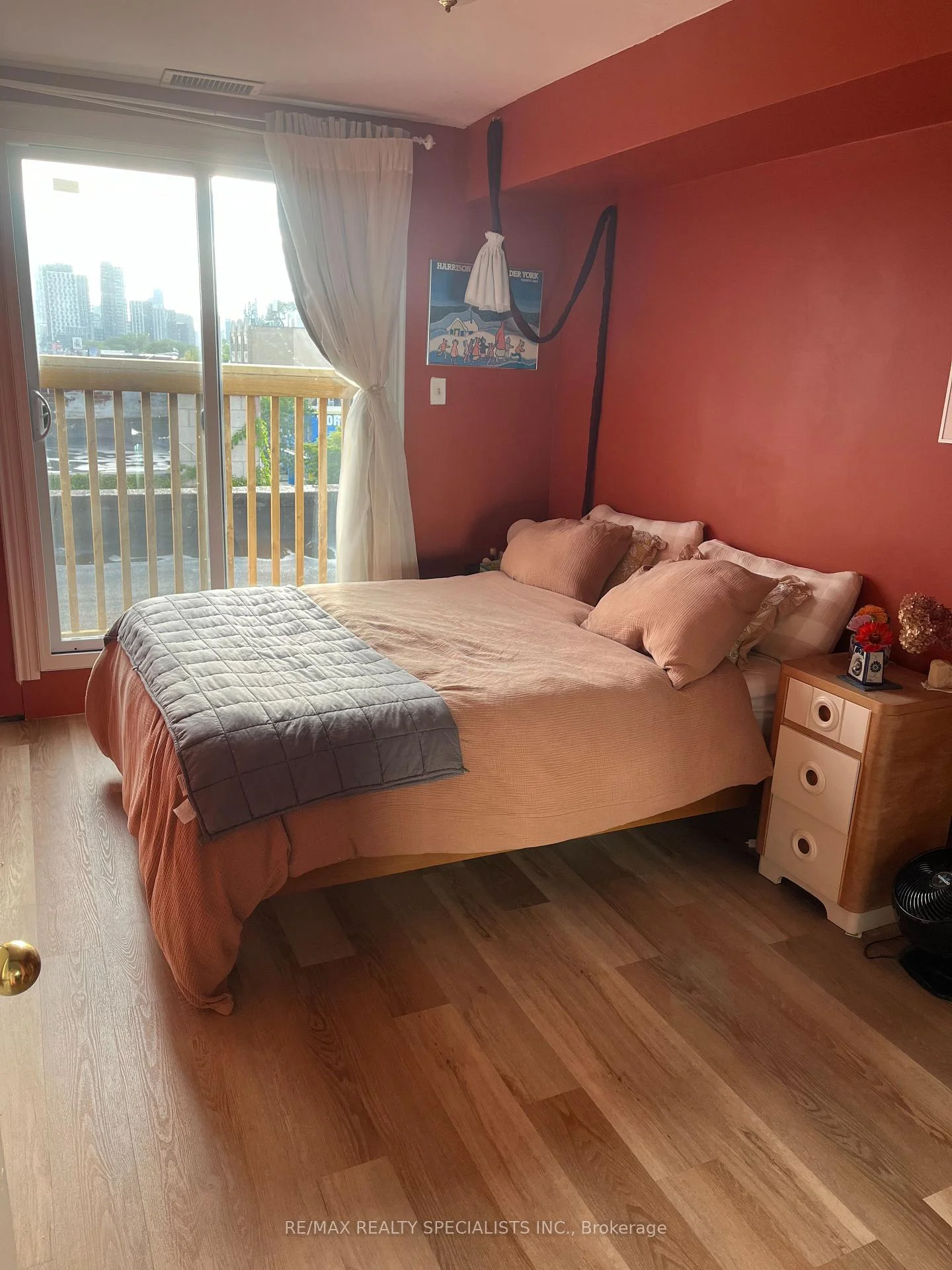 Photo 6 of Unit 401, 826 Bloor Street, Toronto, Palmerston-Little Italy — HOMEH