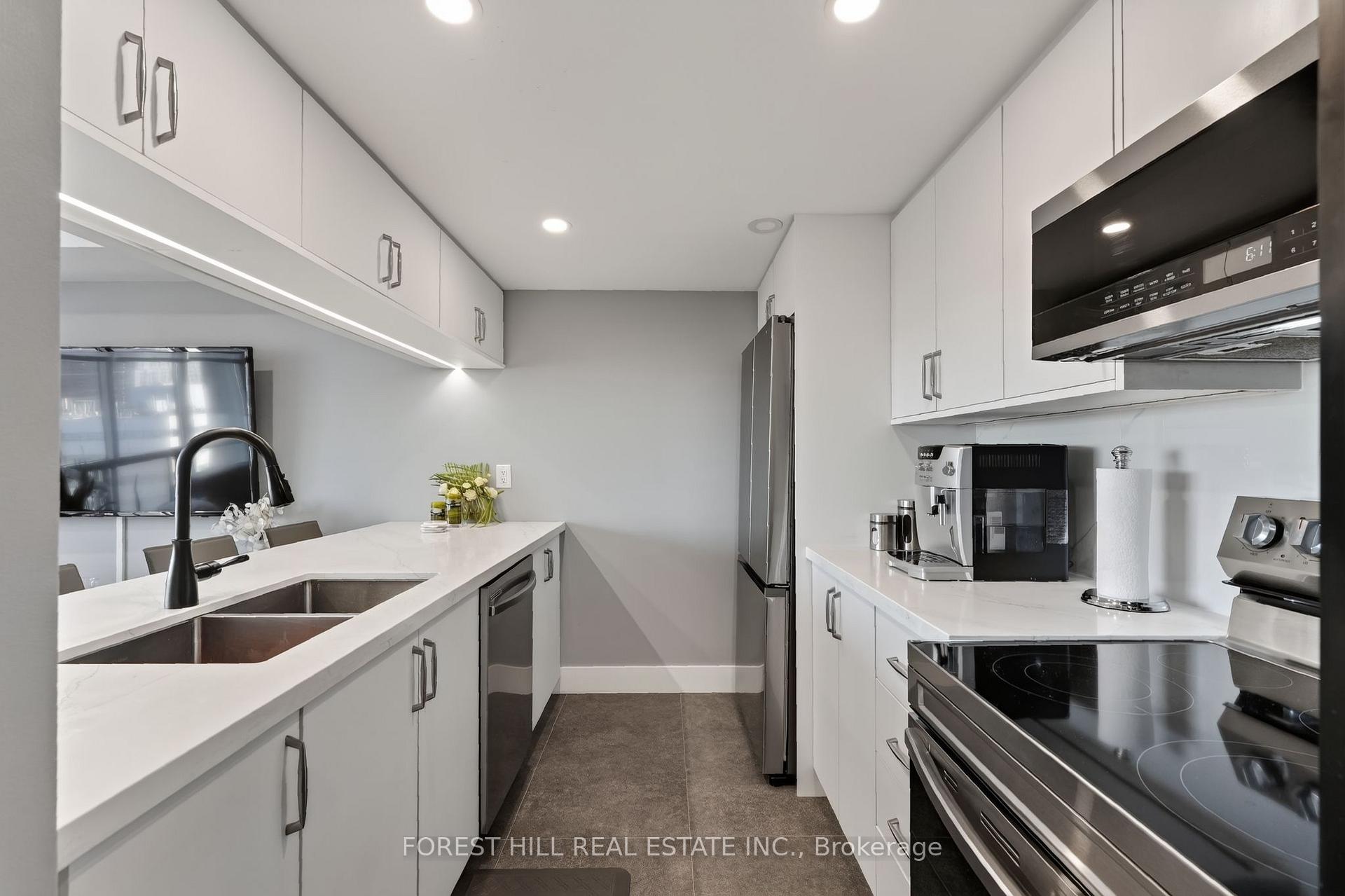 Photo 4 of Unit 1407, 101 Subway Crescent, Etobicoke, Islington-City Centre West — HOMEH