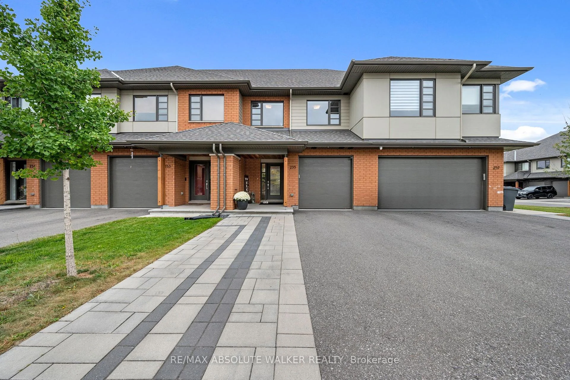 Photo 2 of 235 Pisces Terrace, Ottawa, Leitrim — HOMEH