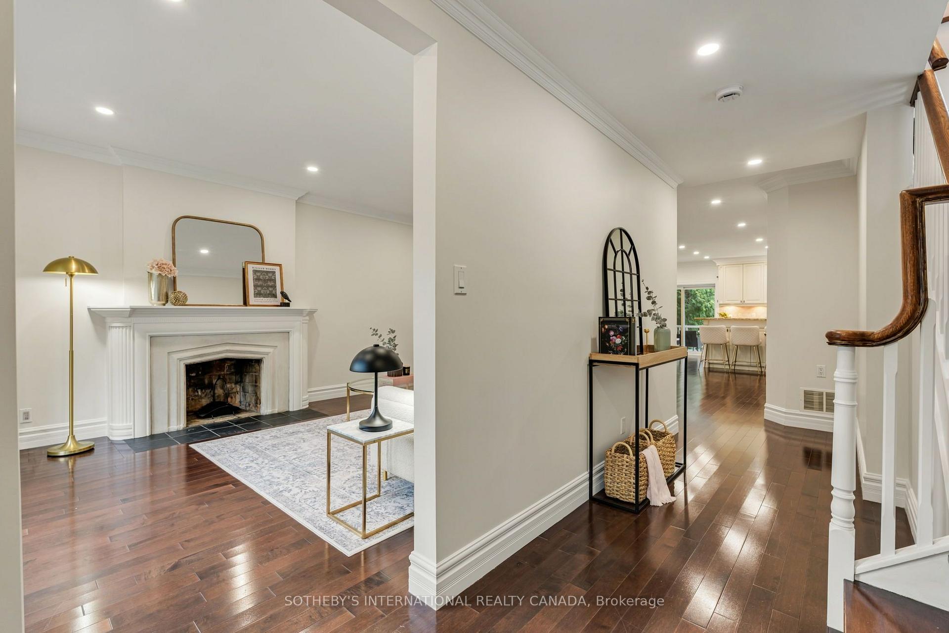 Photo 7 of 122 Brentcliffe Road, Toronto, Leaside — HOMEH