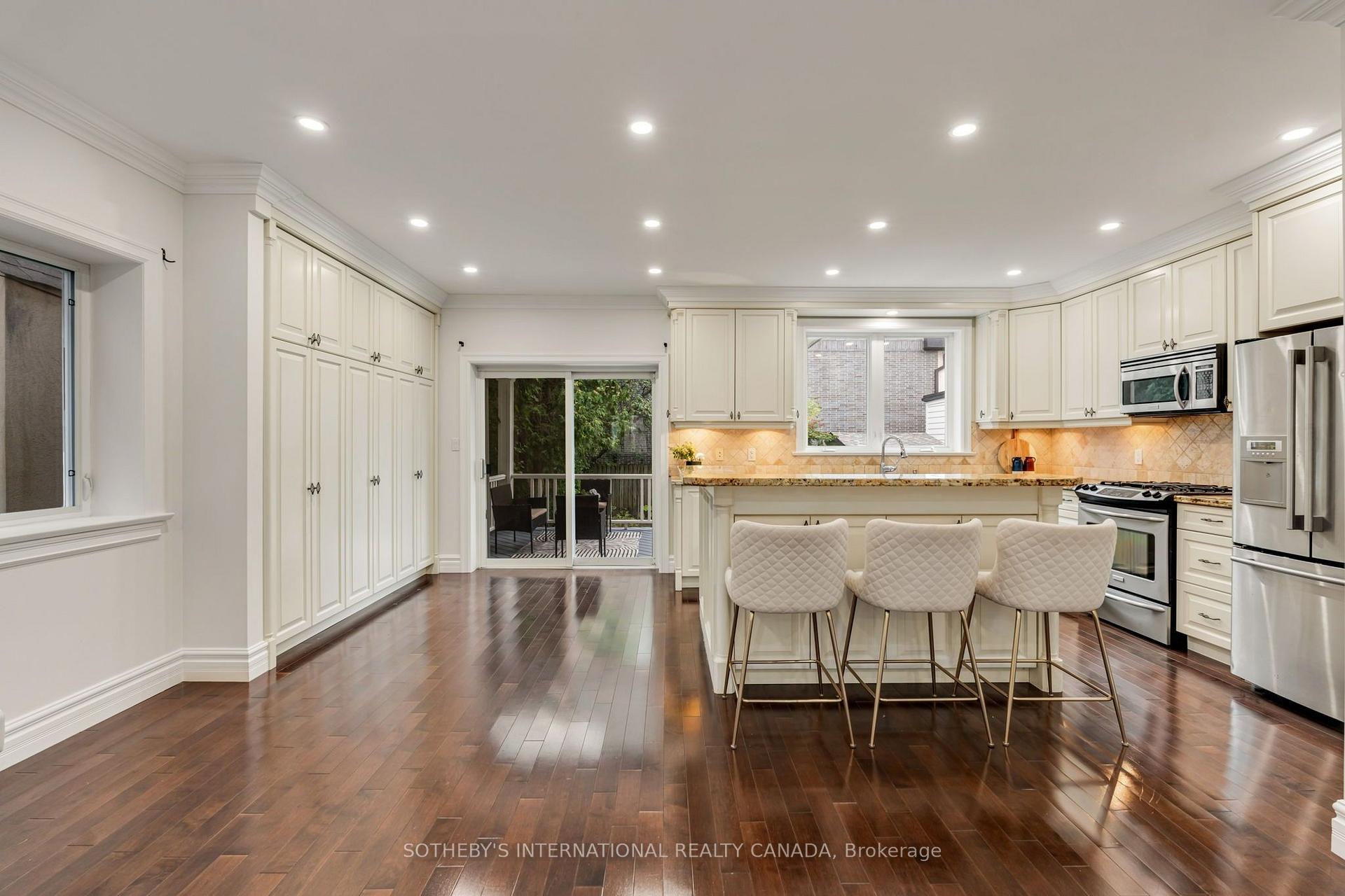 Photo 19 of 122 Brentcliffe Road, Toronto, Leaside — HOMEH