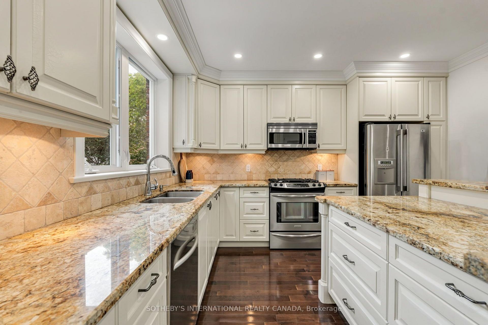 Photo 20 of 122 Brentcliffe Road, Toronto, Leaside — HOMEH