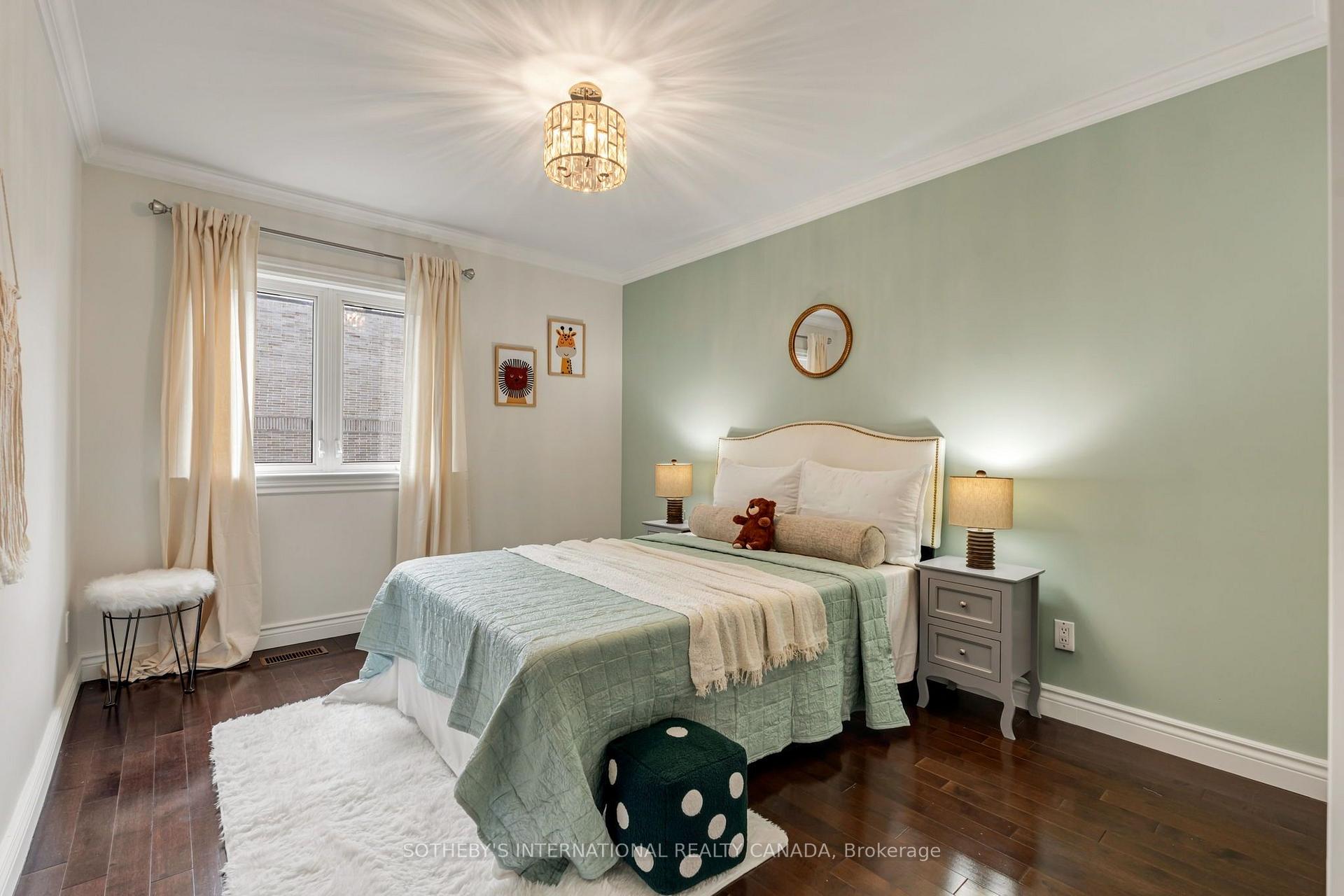 Photo 33 of 122 Brentcliffe Road, Toronto, Leaside — HOMEH