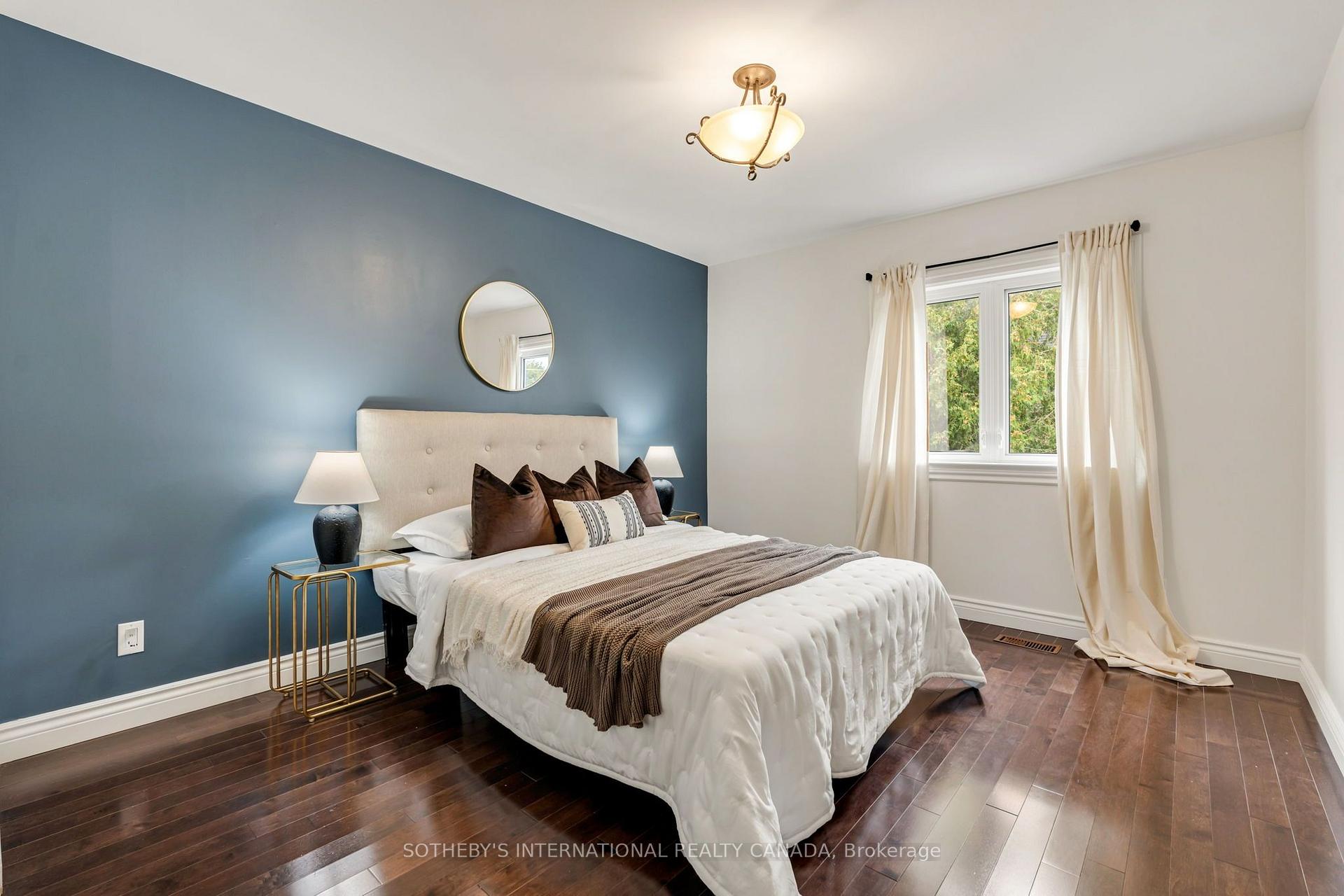 Photo 34 of 122 Brentcliffe Road, Toronto, Leaside — HOMEH