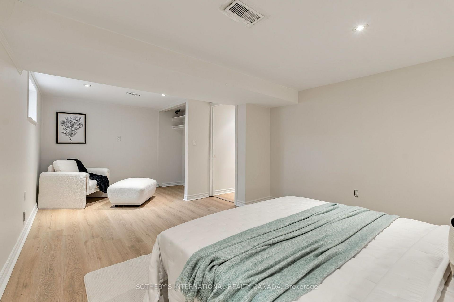 Photo 46 of 122 Brentcliffe Road, Toronto, Leaside — HOMEH