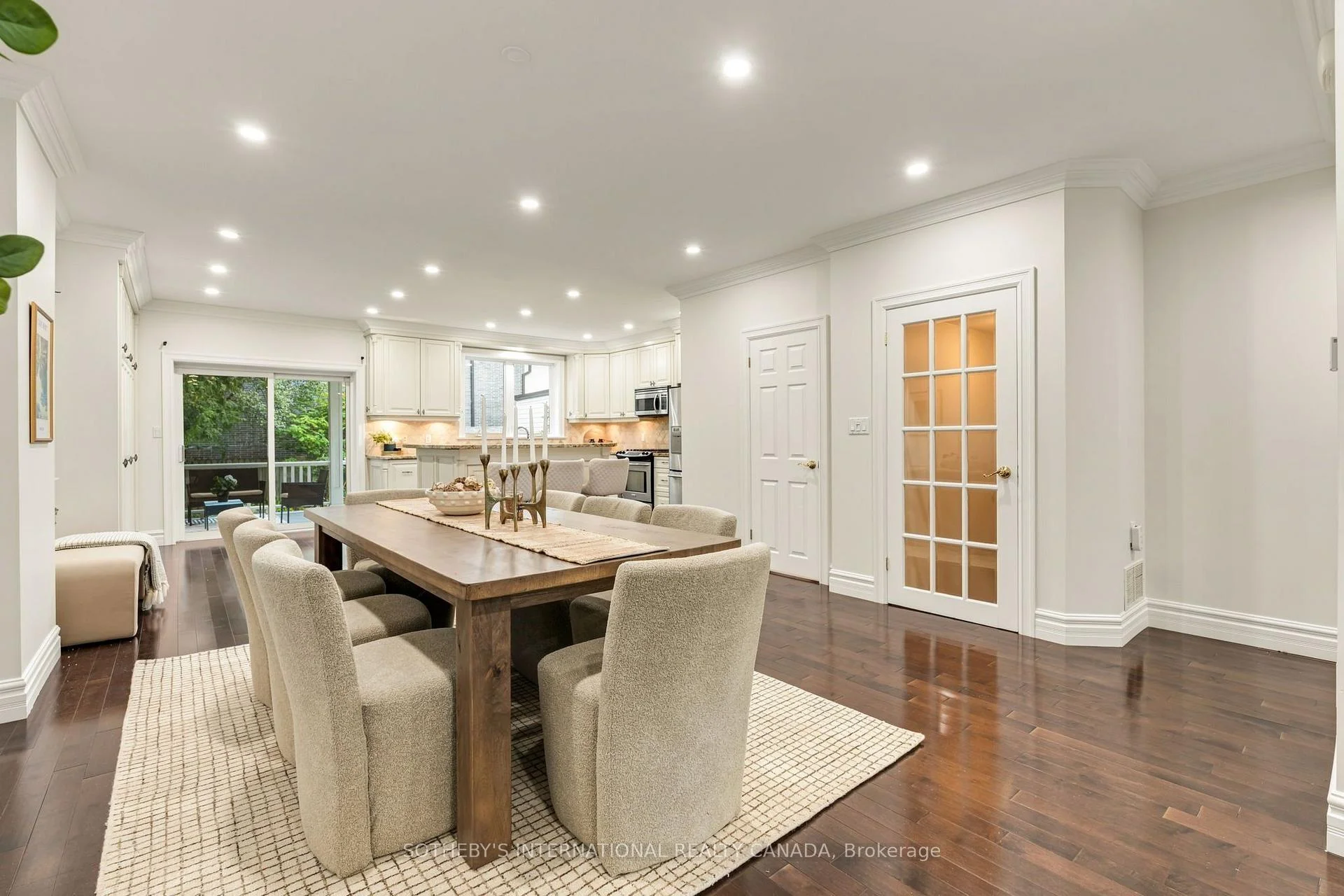 Photo 6 of 122 Brentcliffe Road, Toronto, Leaside — HOMEH