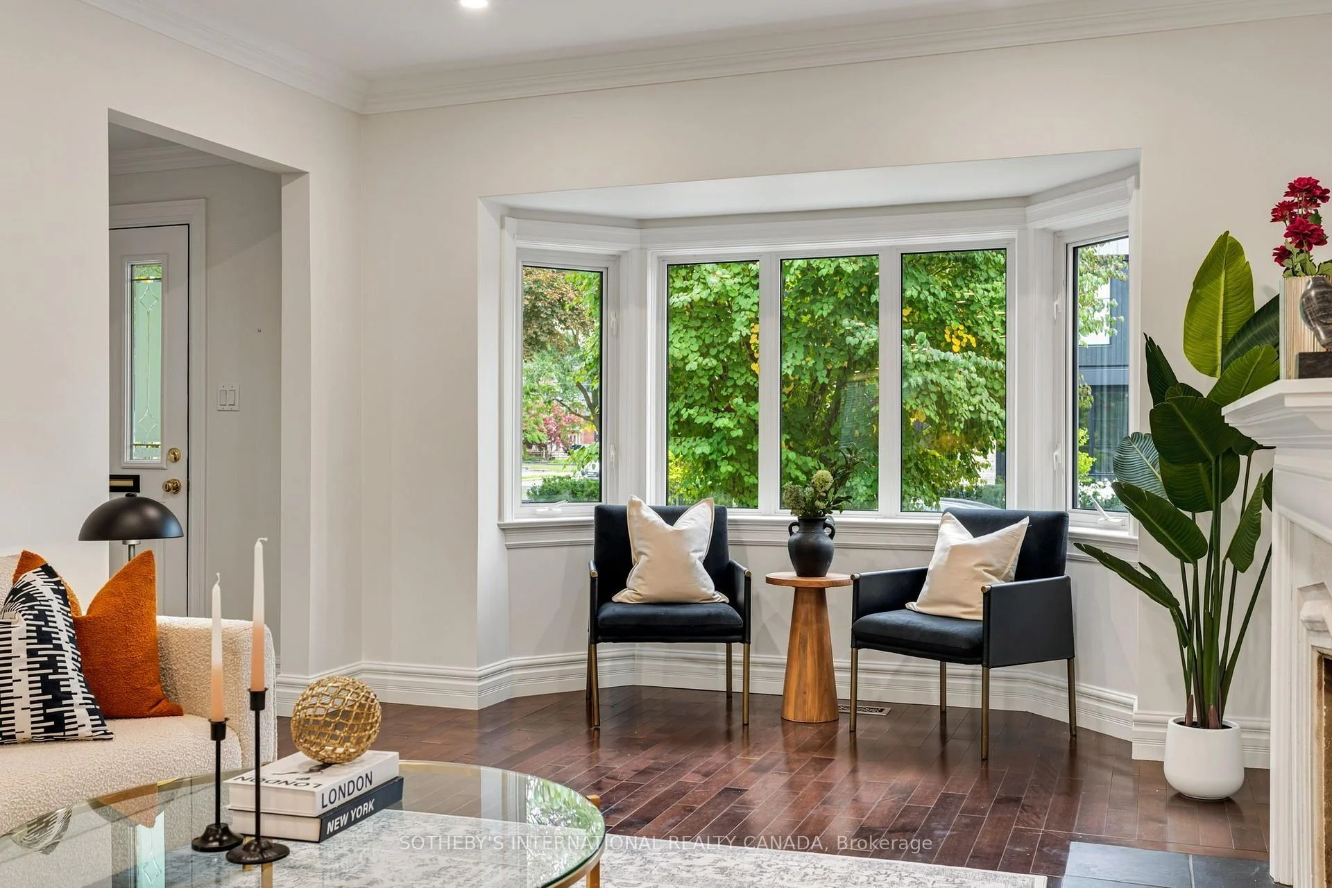 Photo 14 of 122 Brentcliffe Road, Toronto, Leaside — HOMEH