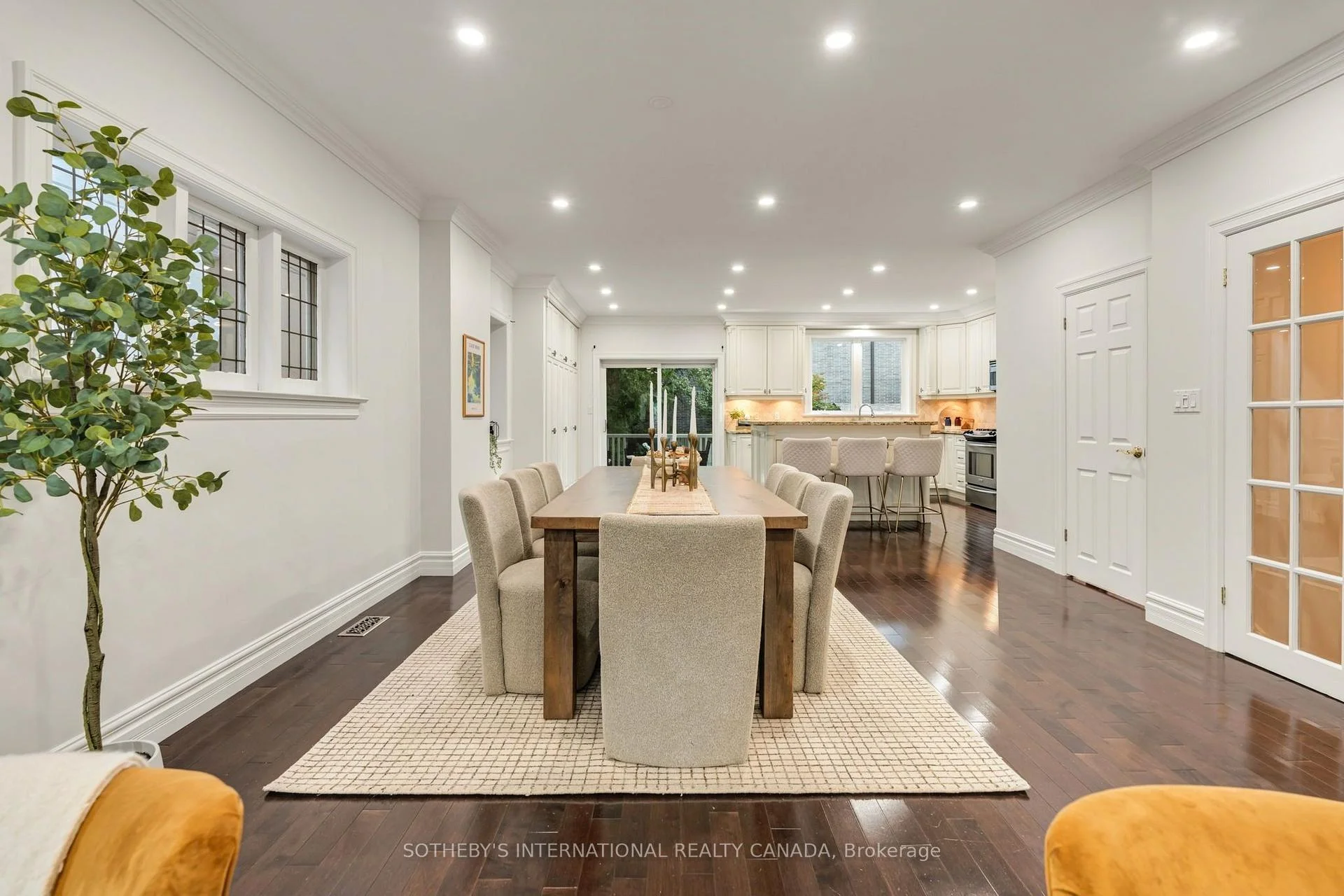 Photo 15 of 122 Brentcliffe Road, Toronto, Leaside — HOMEH