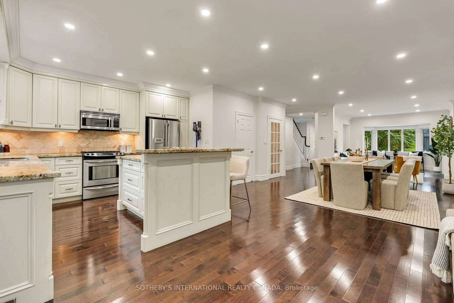 Photo 16 of 122 Brentcliffe Road, Toronto, Leaside — HOMEH
