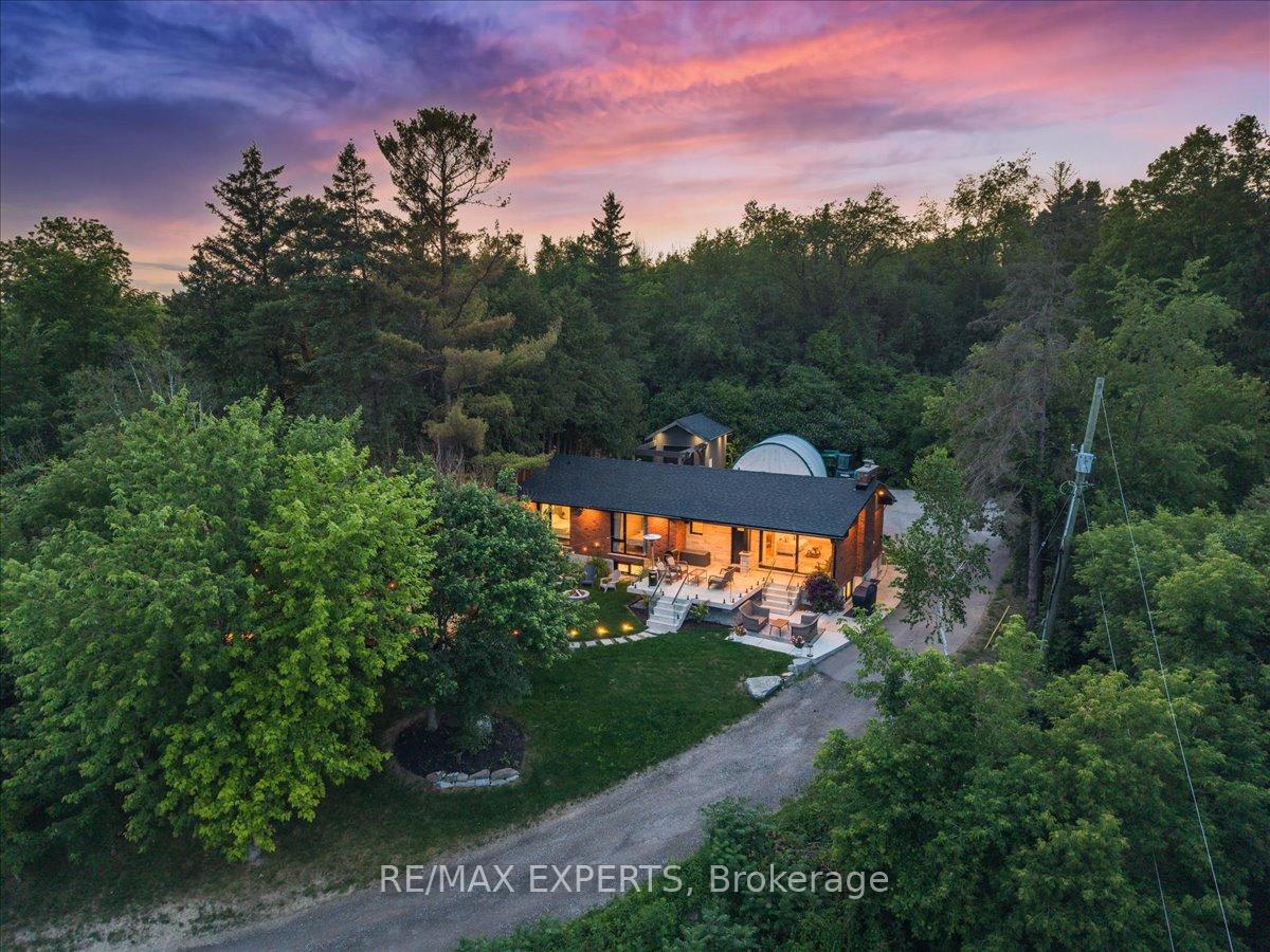 Photo of 525 King Street E