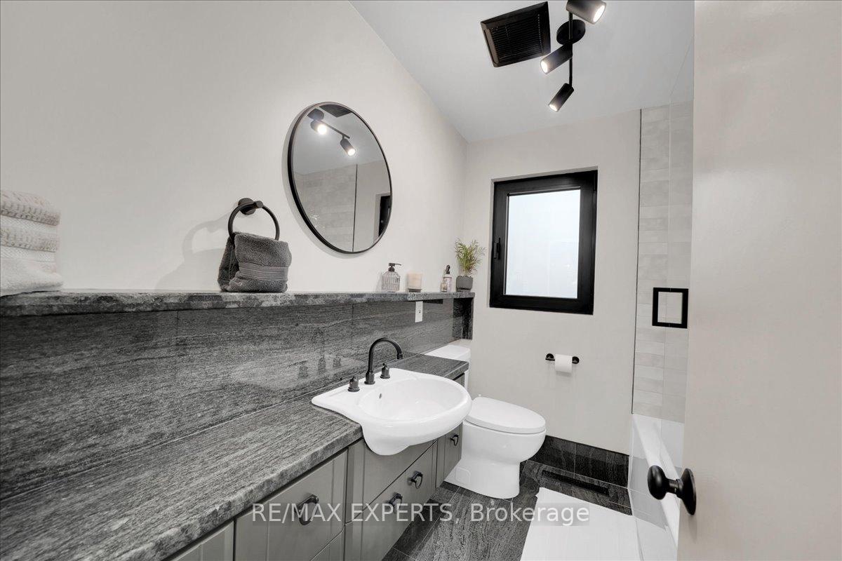 Photo 17 of 525 King Street E, Caledon, Bolton North — HOMEH