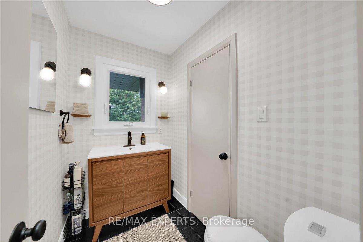 Photo 20 of 525 King Street E, Caledon, Bolton North — HOMEH