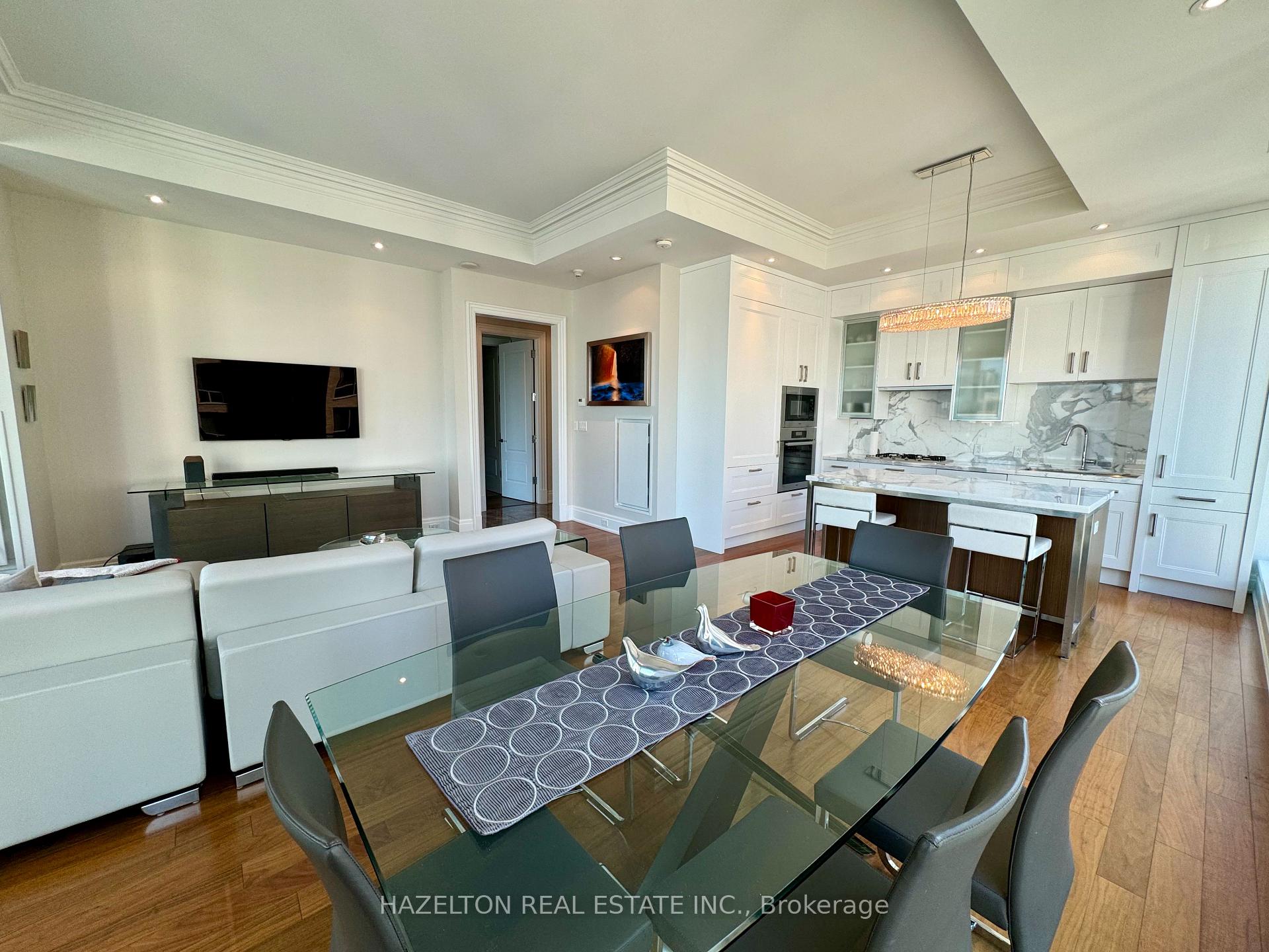 Photo 3 of Unit 902, 55 Scollard Street, Toronto, The Annex — HOMEH