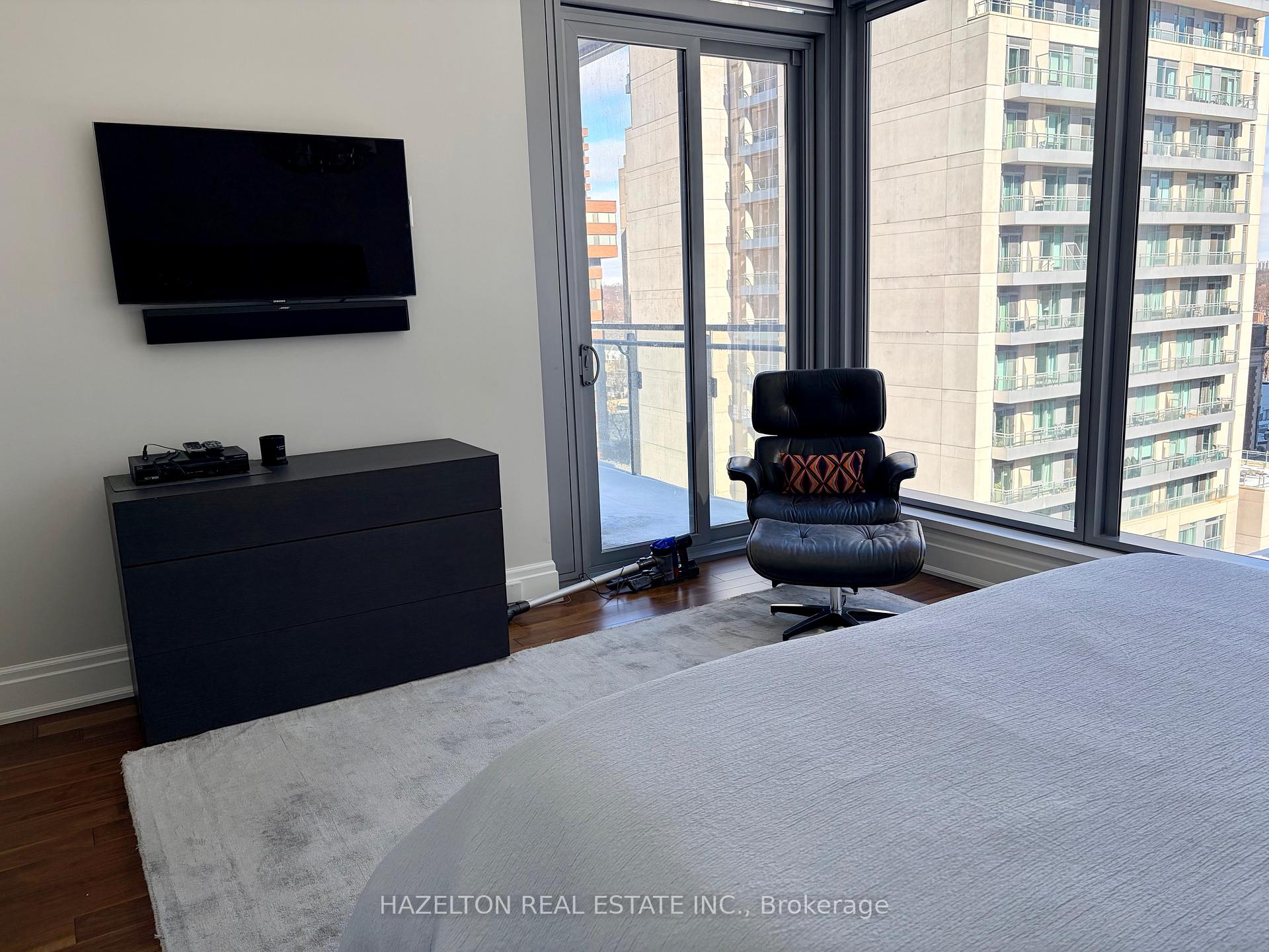Photo 15 of Unit 902, 55 Scollard Street, Toronto, The Annex — HOMEH