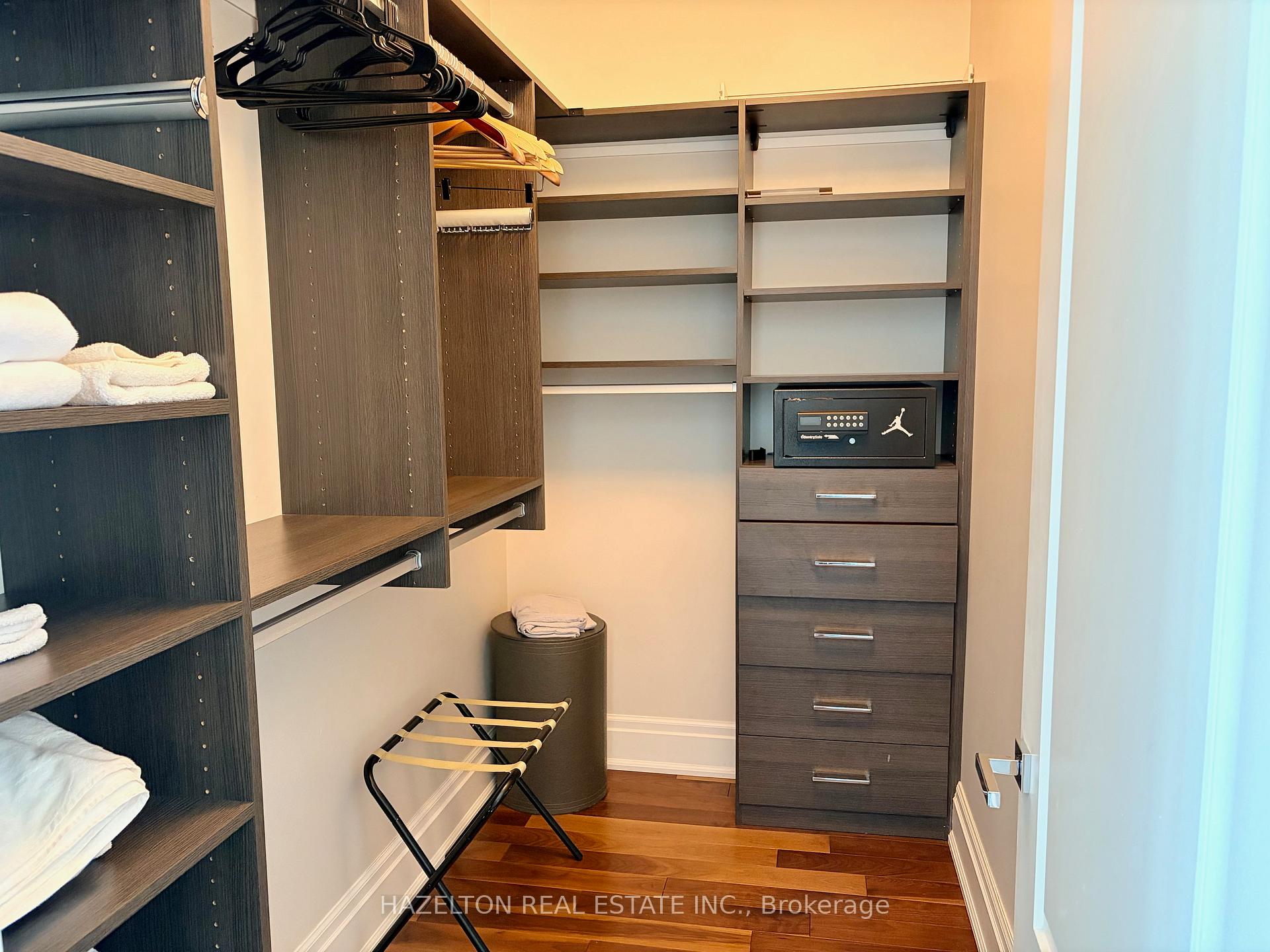 Photo 16 of Unit 902, 55 Scollard Street, Toronto, The Annex — HOMEH