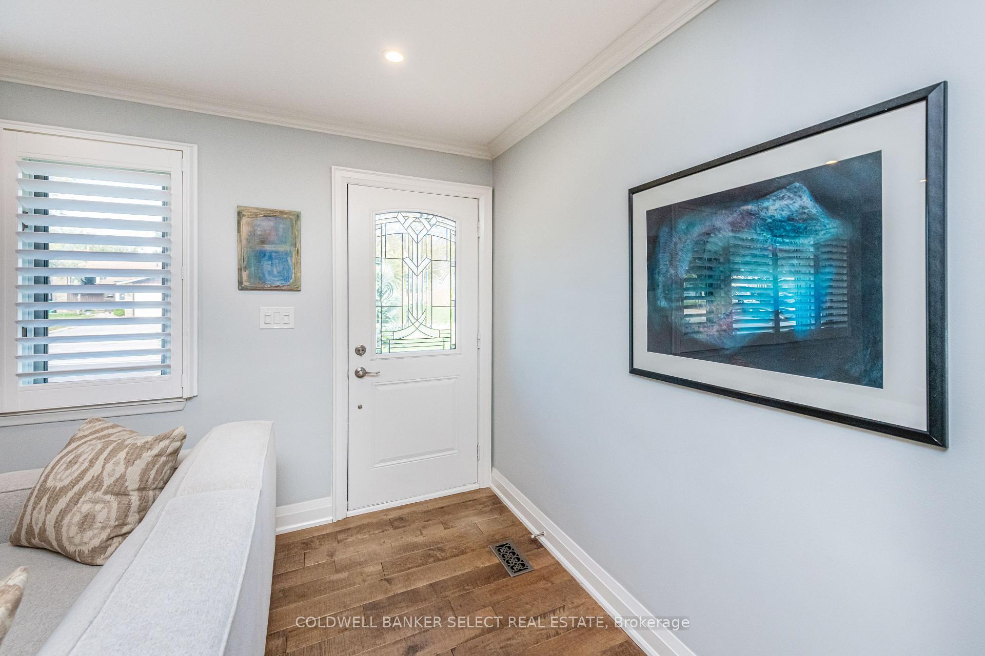 Photo 5 of 158 Ellwood Drive W, Caledon, Bolton West — HOMEH