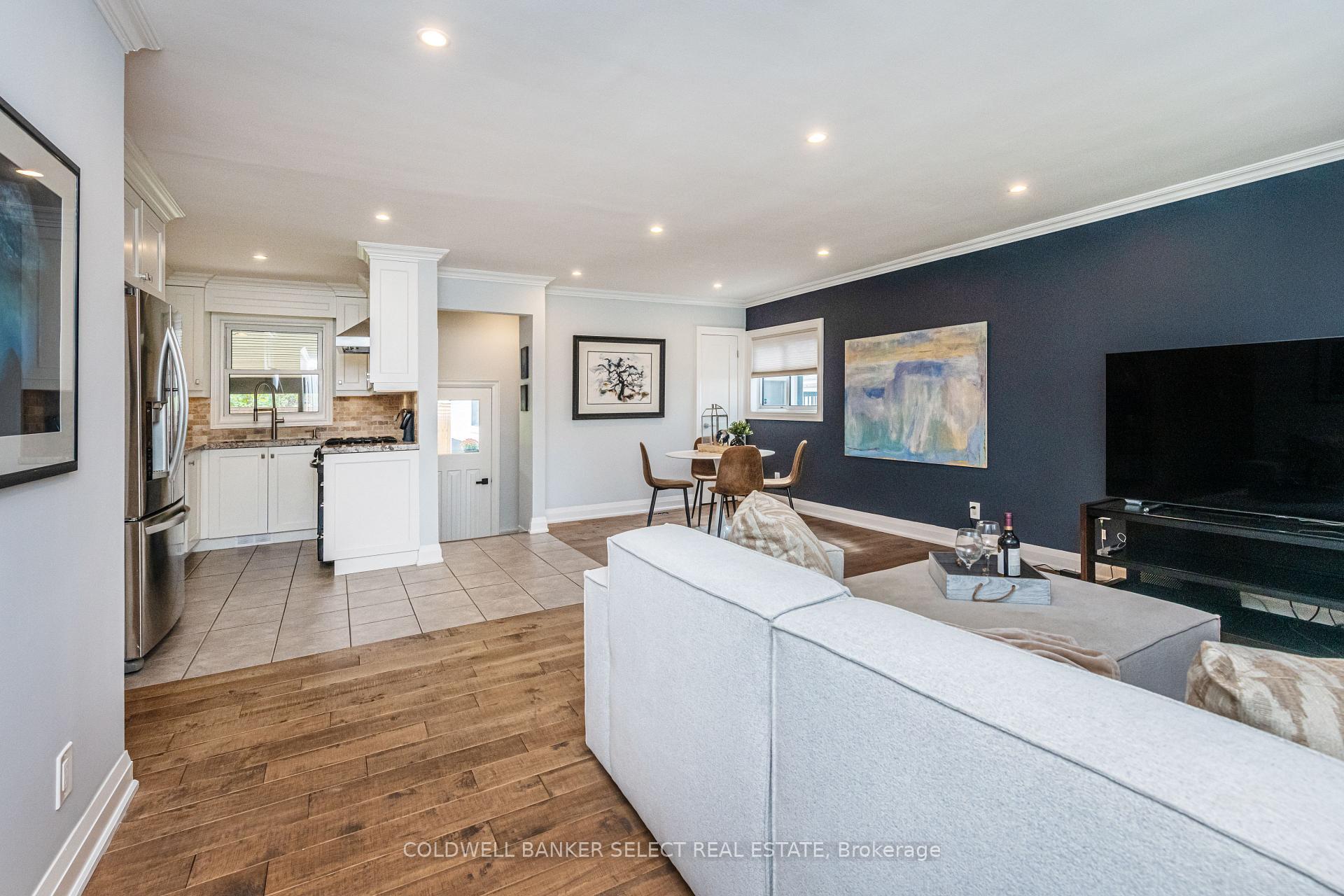 Photo 6 of 158 Ellwood Drive W, Caledon, Bolton West — HOMEH