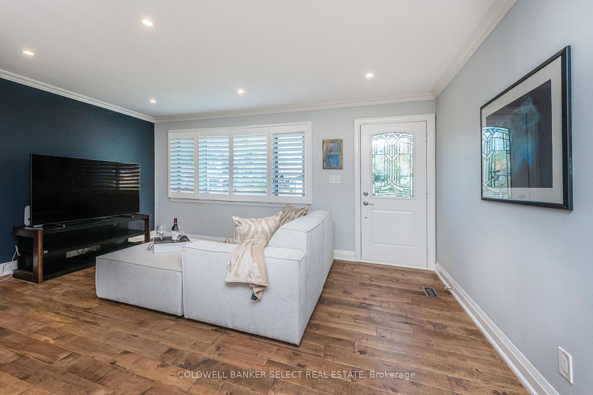 Photo 8 of 158 Ellwood Drive W, Caledon, Bolton West — HOMEH