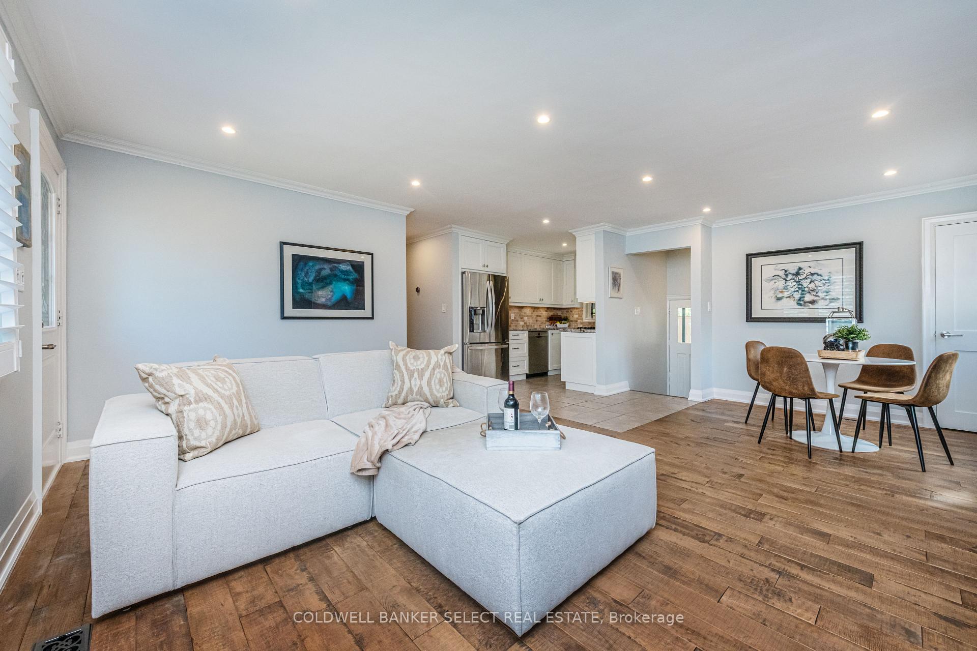 Photo 10 of 158 Ellwood Drive W, Caledon, Bolton West — HOMEH