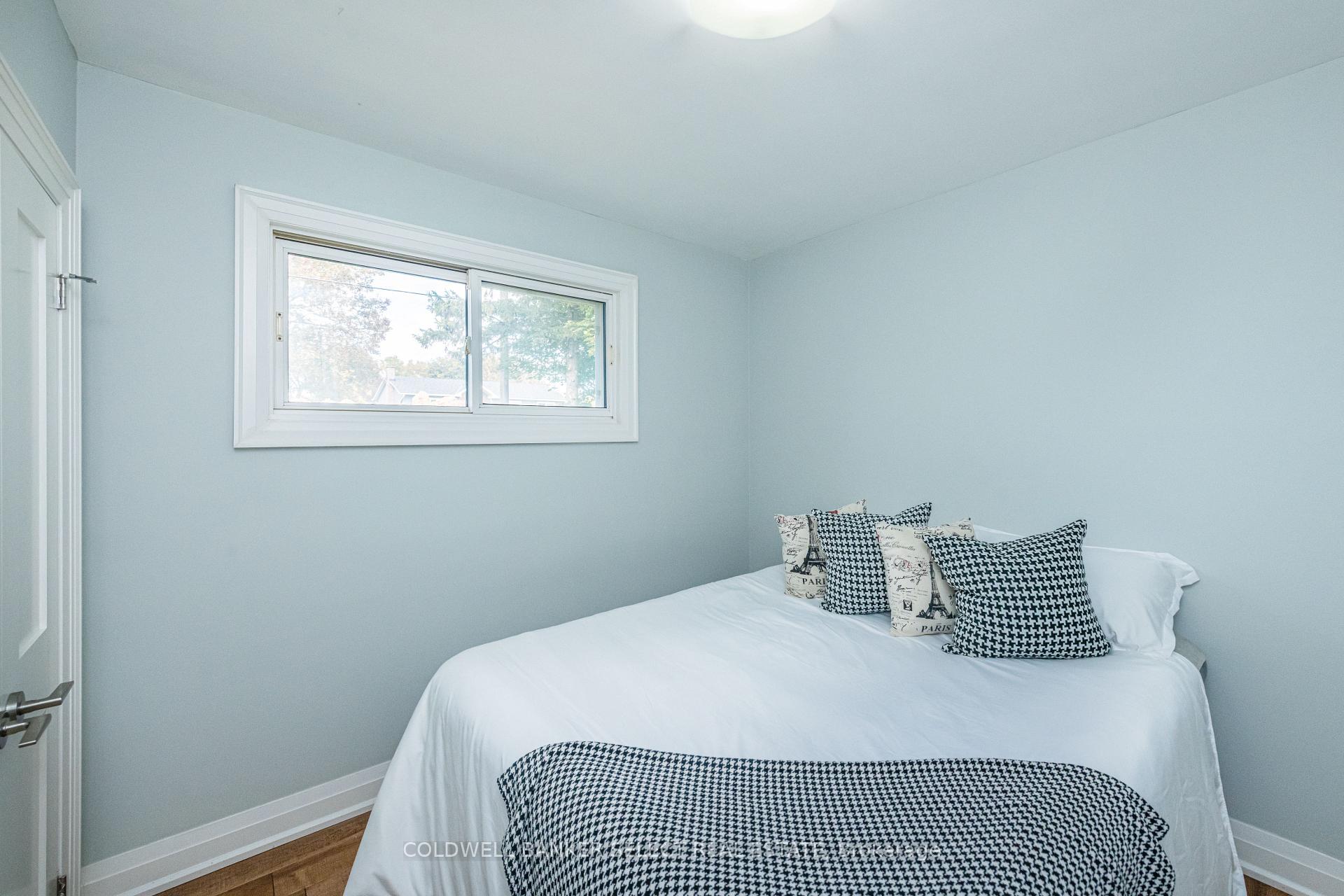 Photo 20 of 158 Ellwood Drive W, Caledon, Bolton West — HOMEH