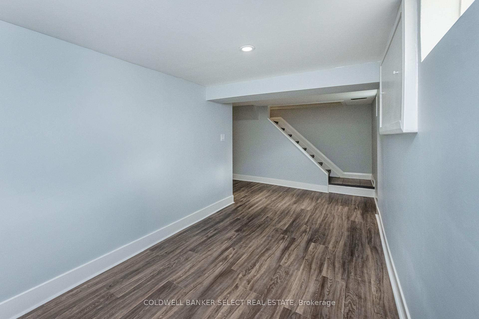 Photo 24 of 158 Ellwood Drive W, Caledon, Bolton West — HOMEH