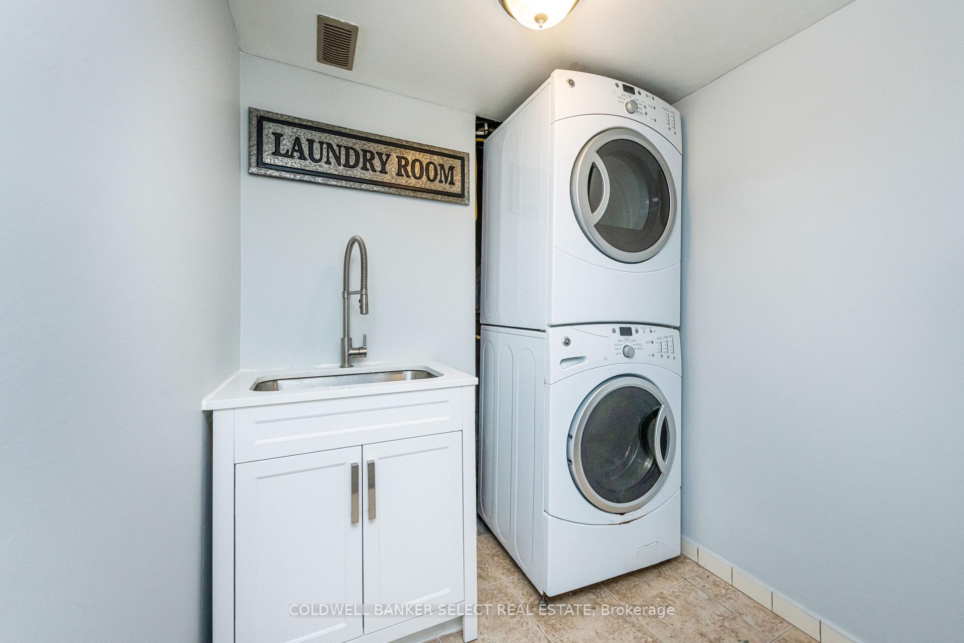 Photo 25 of 158 Ellwood Drive W, Caledon, Bolton West — HOMEH
