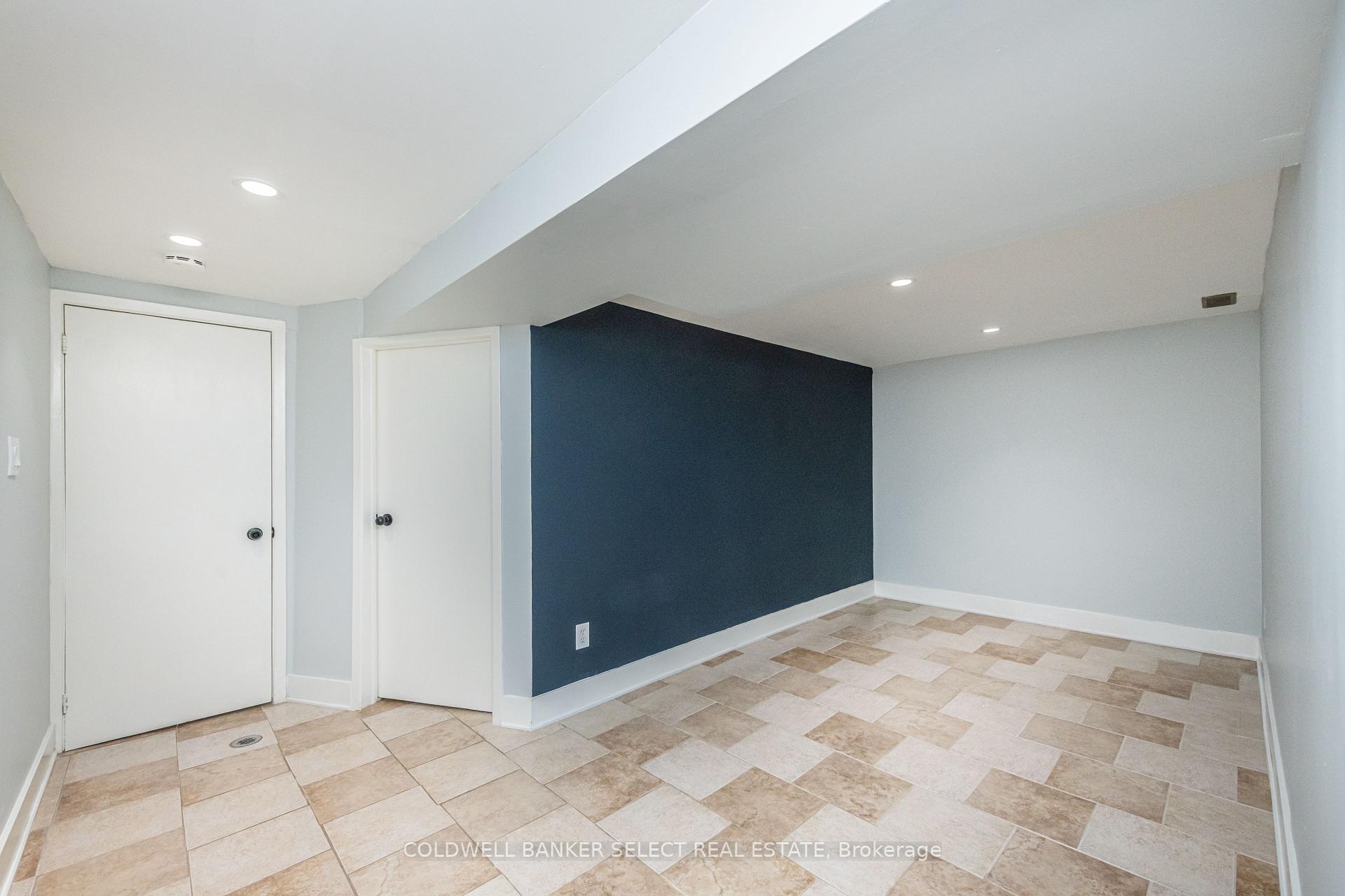 Photo 26 of 158 Ellwood Drive W, Caledon, Bolton West — HOMEH