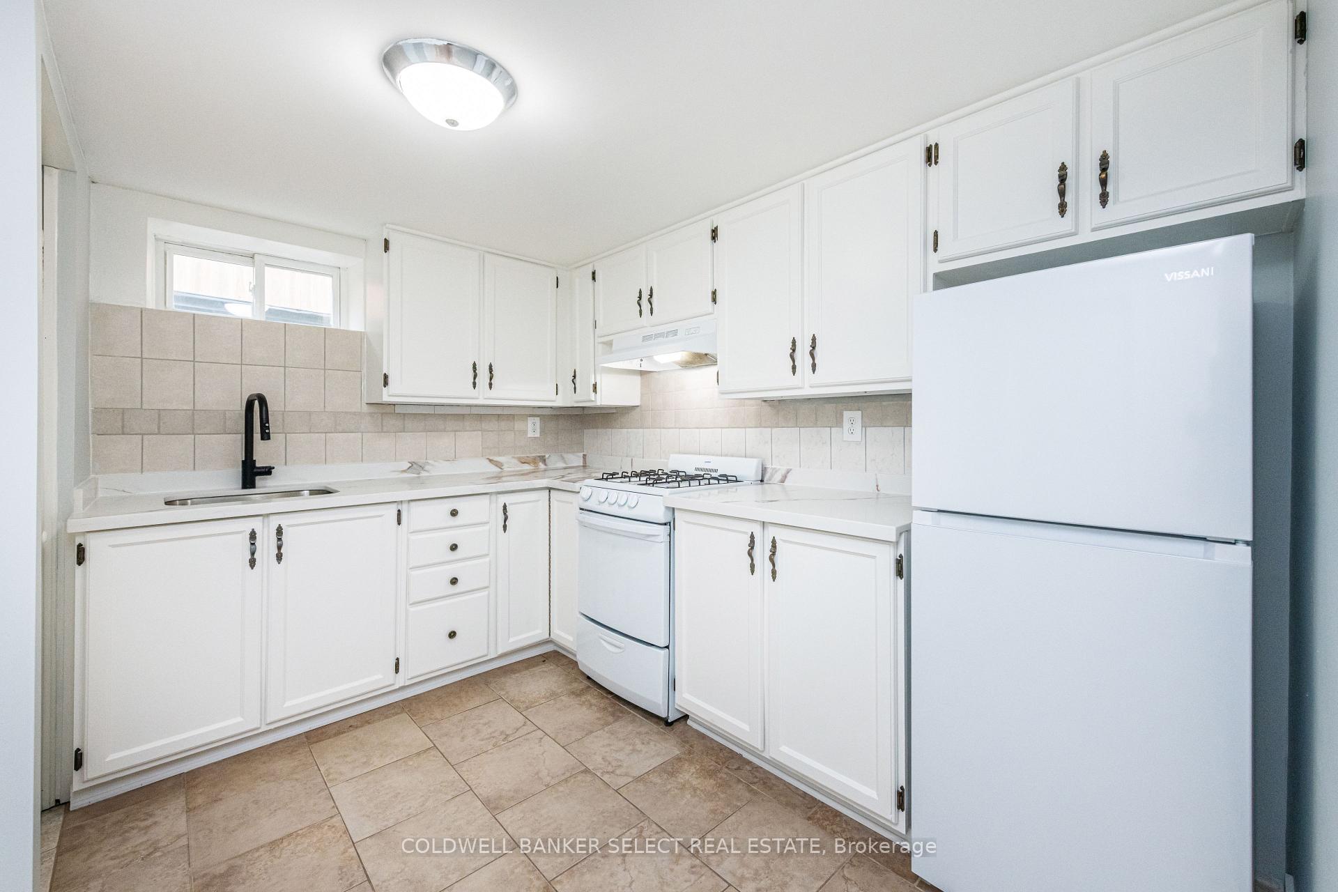 Photo 30 of 158 Ellwood Drive W, Caledon, Bolton West — HOMEH