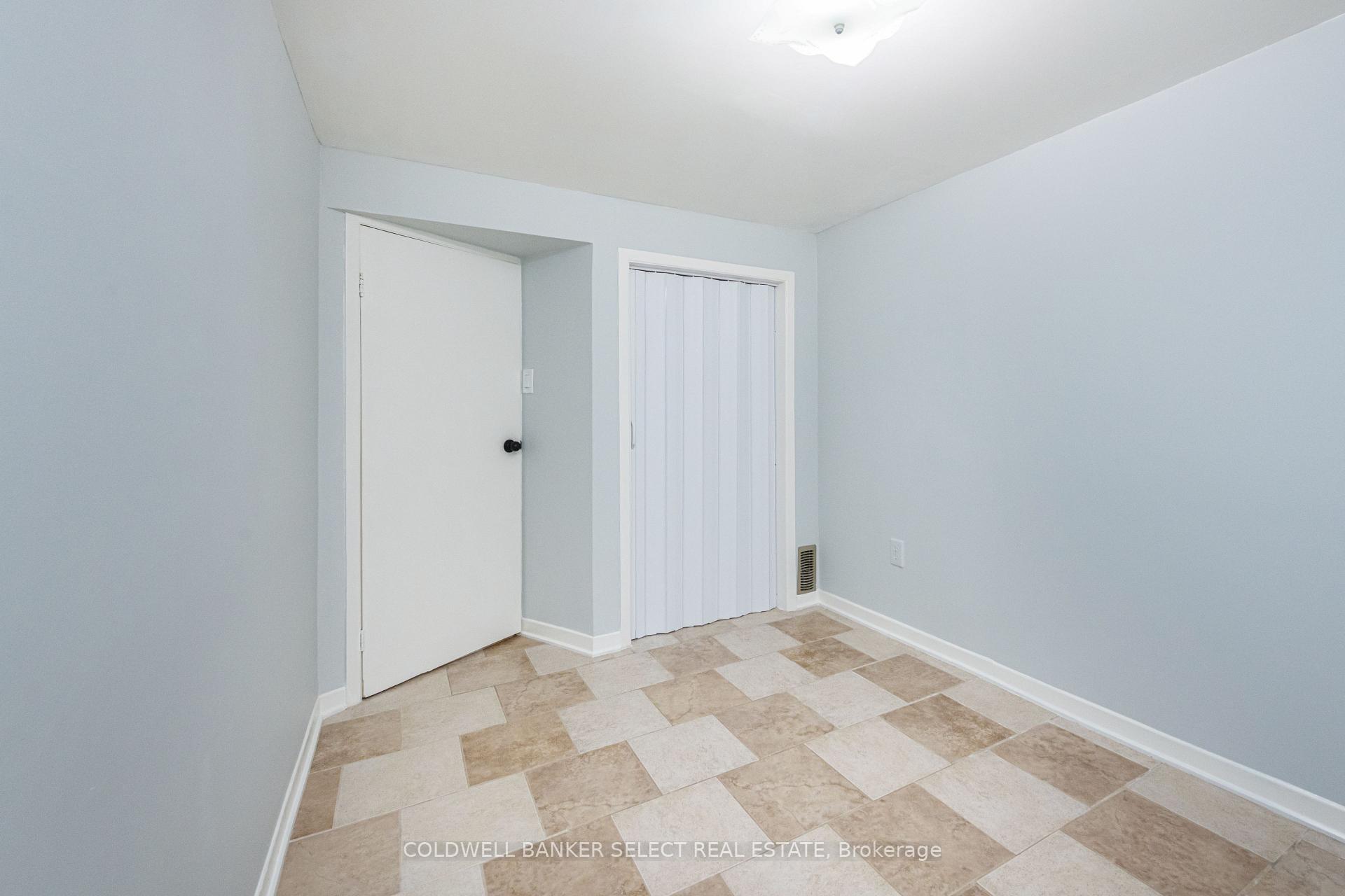 Photo 31 of 158 Ellwood Drive W, Caledon, Bolton West — HOMEH