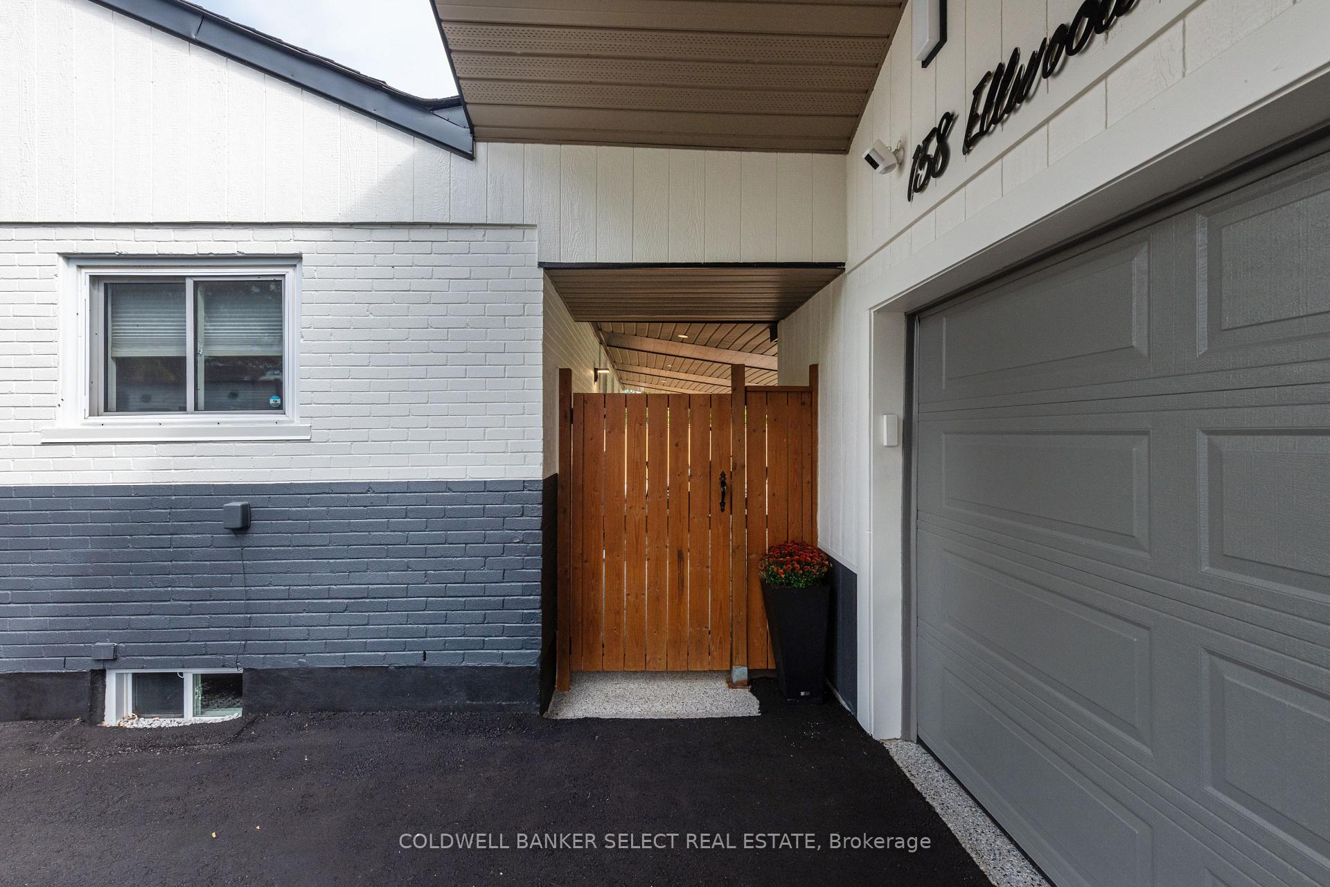 Photo 33 of 158 Ellwood Drive W, Caledon, Bolton West — HOMEH